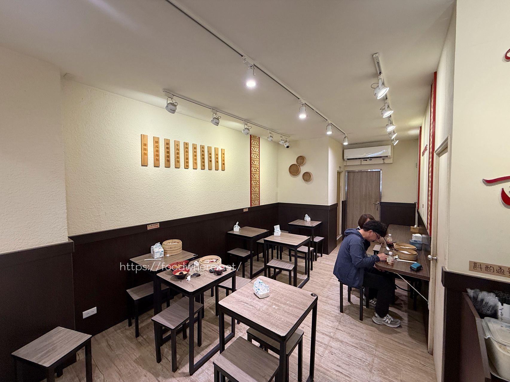 (有菜單)高雄宵夜 超爆汁罐湯包《古猗園灌湯包》開到凌晨1點的罪惡美食，夜貓子直接收藏 @高雄美食底對