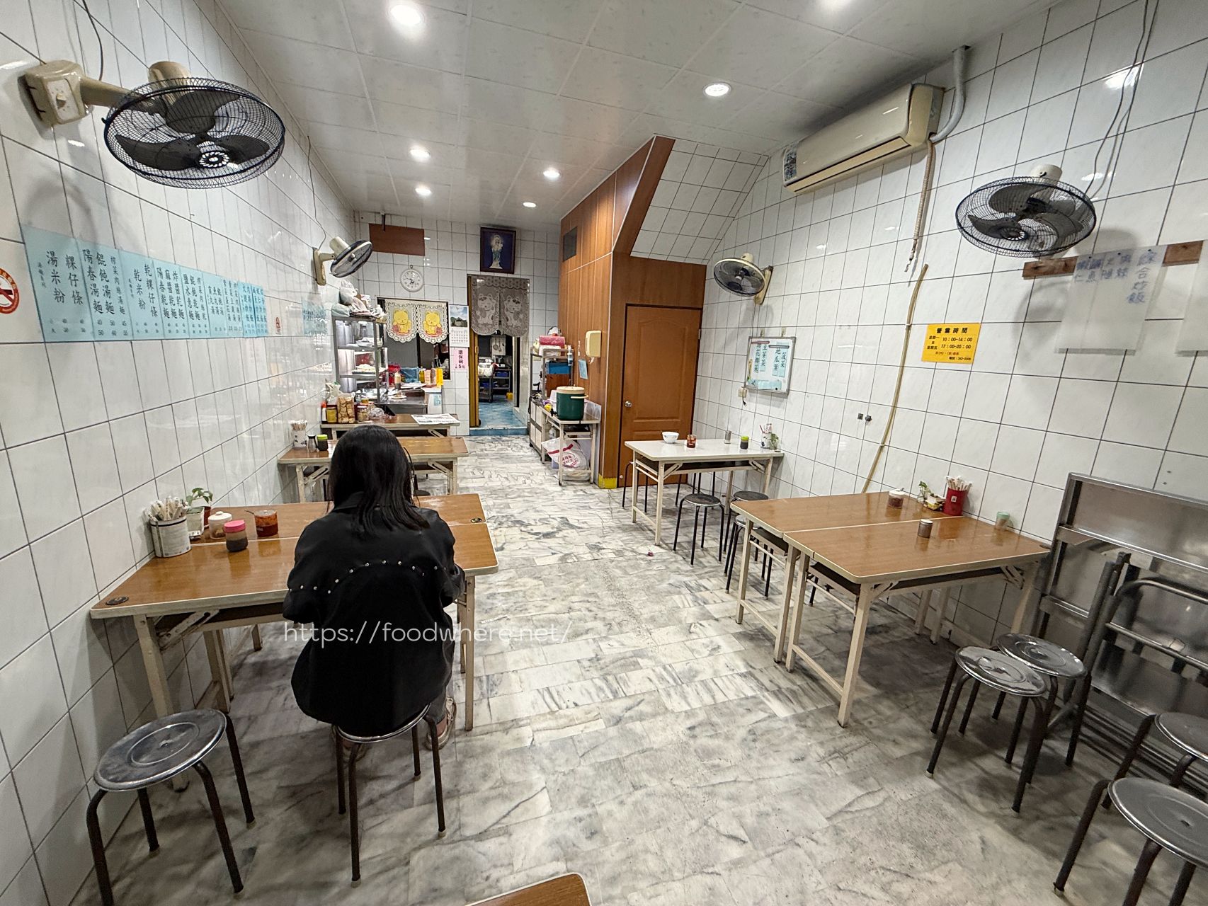 （有菜單）高雄三民美食《聖三陽春麵》開了 30 年的超佛心麵店，小菜、燙青菜才是隱藏版大招！ @高雄美食底對