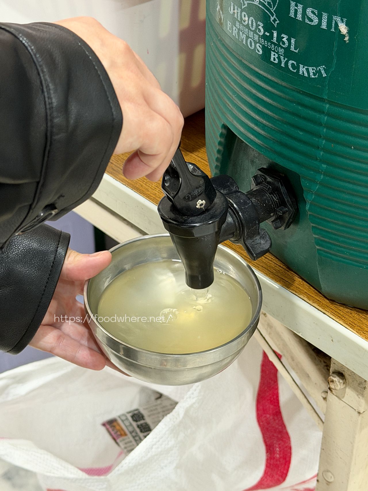 （有菜單）高雄三民美食《聖三陽春麵》開了 30 年的超佛心麵店，小菜、燙青菜才是隱藏版大招！ @高雄美食底對