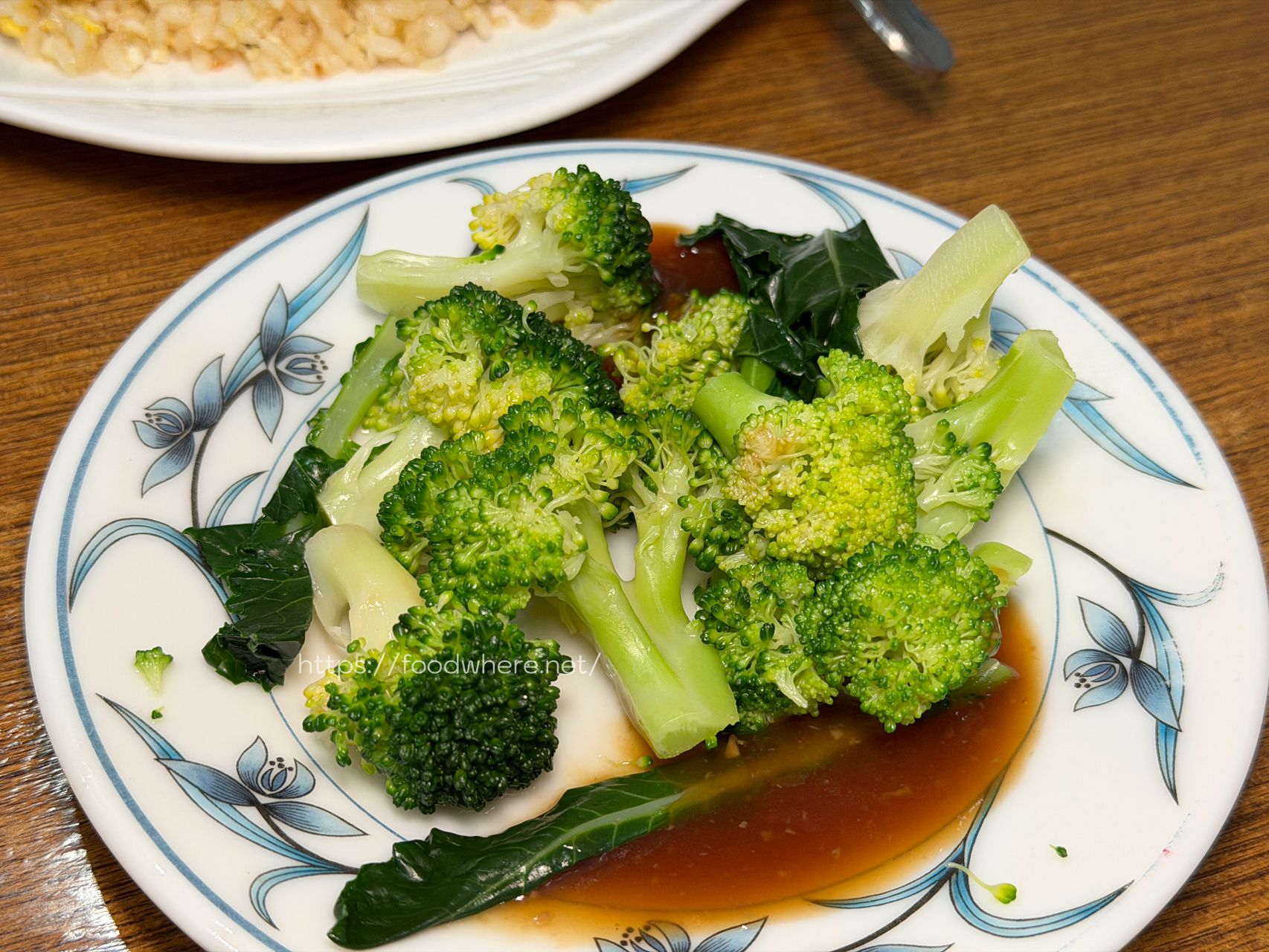 （有菜單）高雄三民美食《聖三陽春麵》開了 30 年的超佛心麵店，小菜、燙青菜才是隱藏版大招！ @高雄美食底對