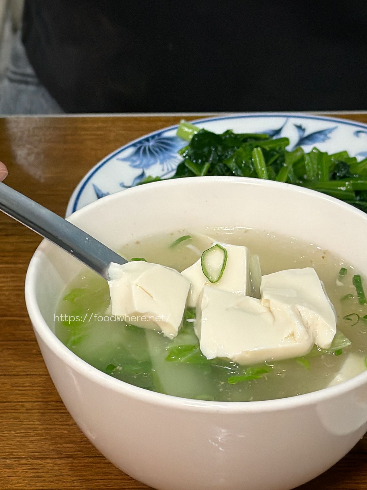 （有菜單）高雄三民美食《聖三陽春麵》開了 30 年的超佛心麵店，小菜、燙青菜才是隱藏版大招！ @高雄美食底對