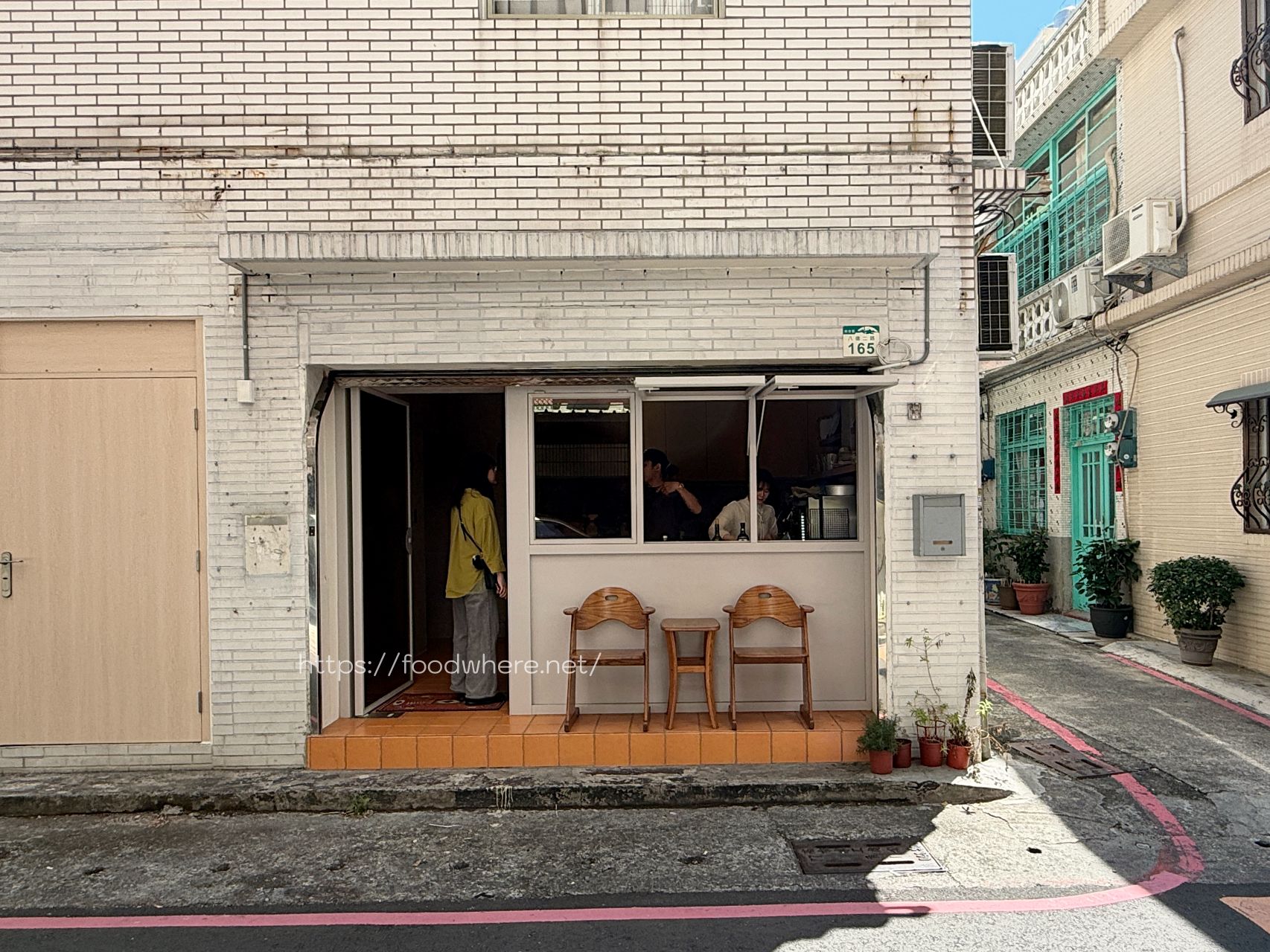 (有放菜單)高雄咖啡廳推薦《BAKI玐崎》隱身巷弄內的的咖啡甜點，空間感超好！ @高雄美食底對