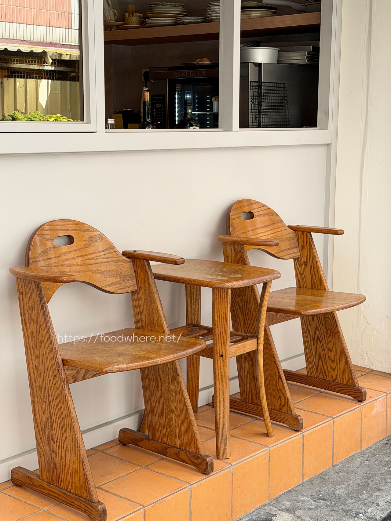 (有放菜單)高雄咖啡廳推薦《BAKI玐崎》隱身巷弄內的的咖啡甜點，空間感超好！ @高雄美食底對