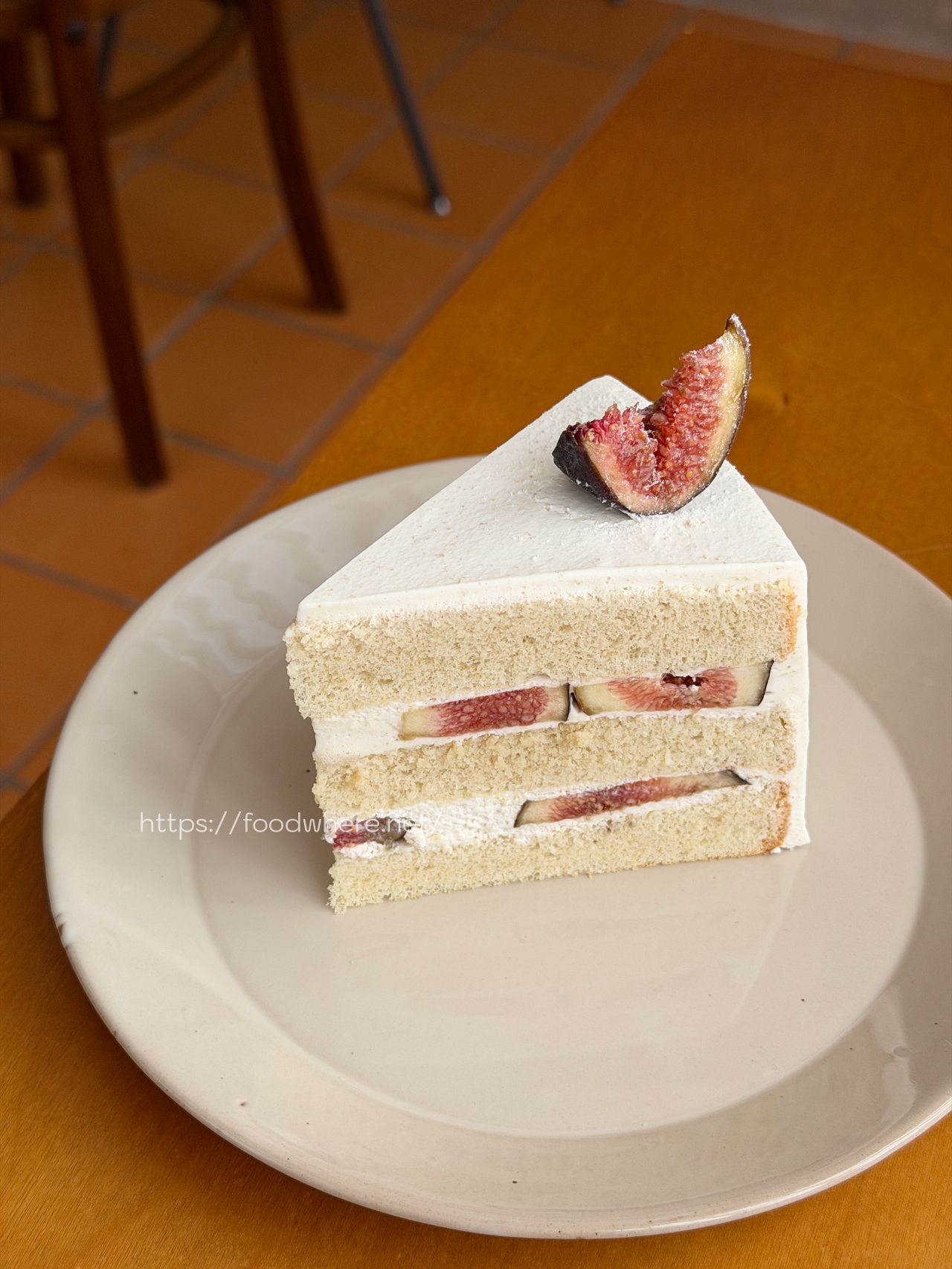 (有放菜單)高雄咖啡廳推薦《BAKI玐崎》隱身巷弄內的的咖啡甜點，空間感超好！ @高雄美食底對