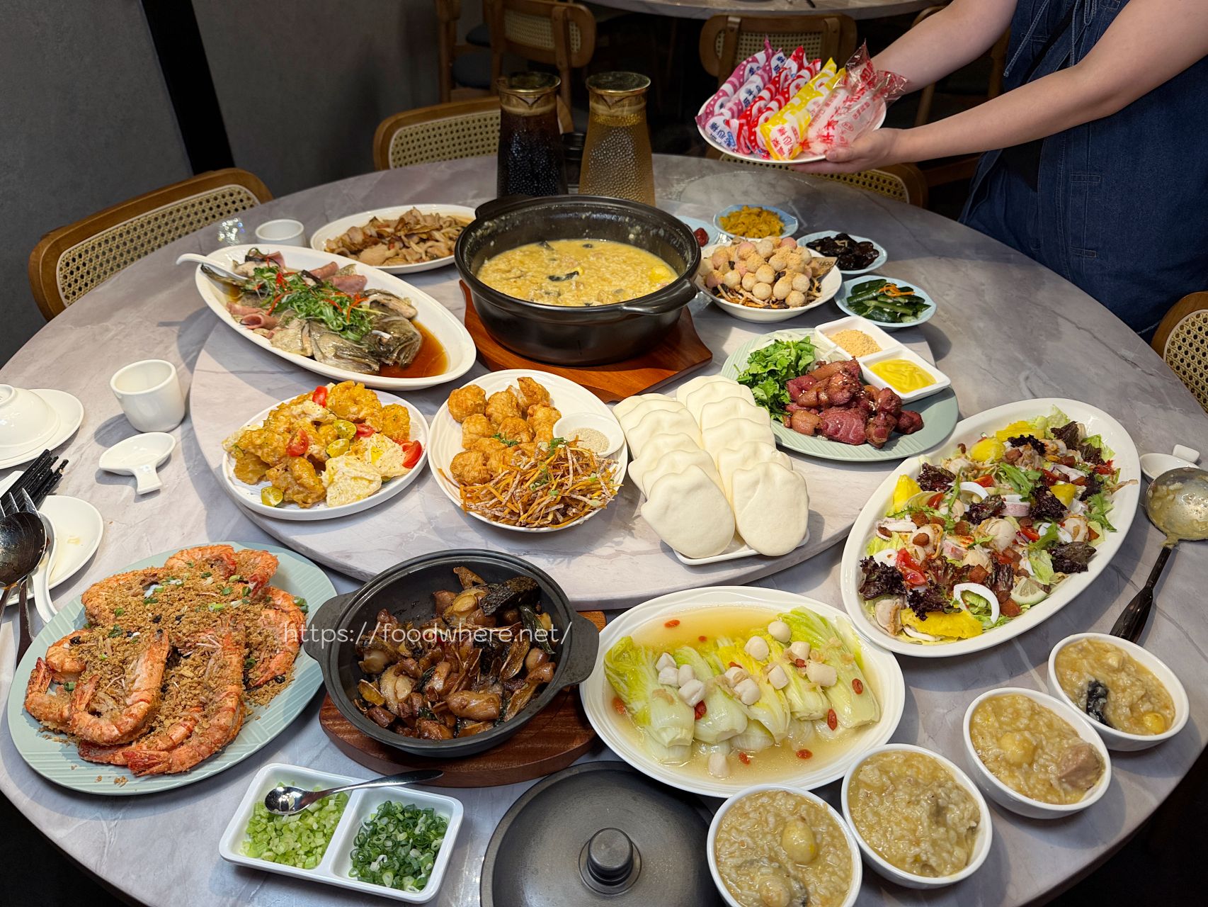高雄鳳山美食《麟粥宮》鳳山文衡店「黃金無敵海景佛跳牆粥」真的強！母親節聚餐首選 @高雄美食底對