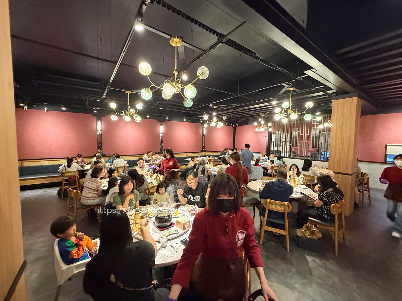 高雄鳳山美食《麟粥宮》鳳山文衡店「黃金無敵海景佛跳牆粥」真的強！母親節聚餐首選 @高雄美食底對