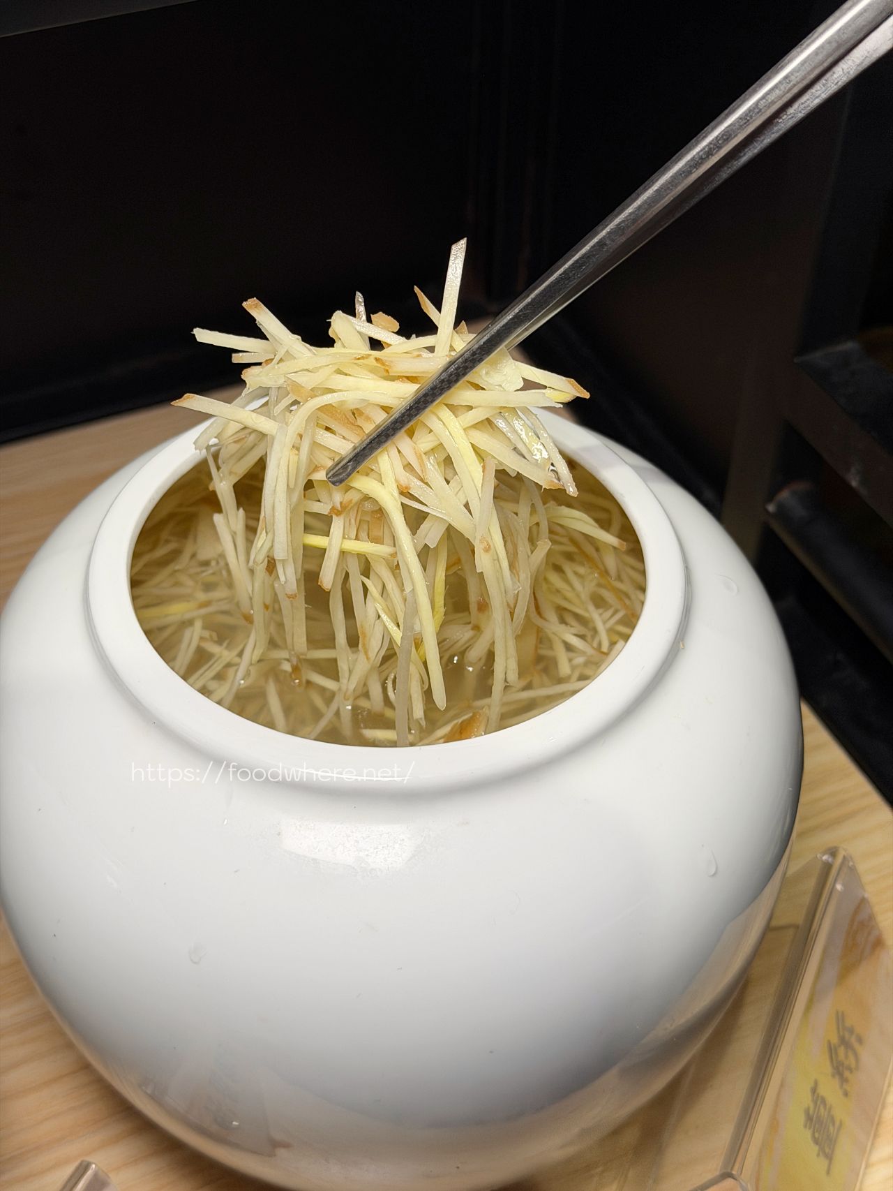 高雄三民區美食《牛博肆溫體牛火鍋》現切頂級溫體牛與夢幻雜炊收尾，高雄北平二街火鍋美食 @高雄美食底對