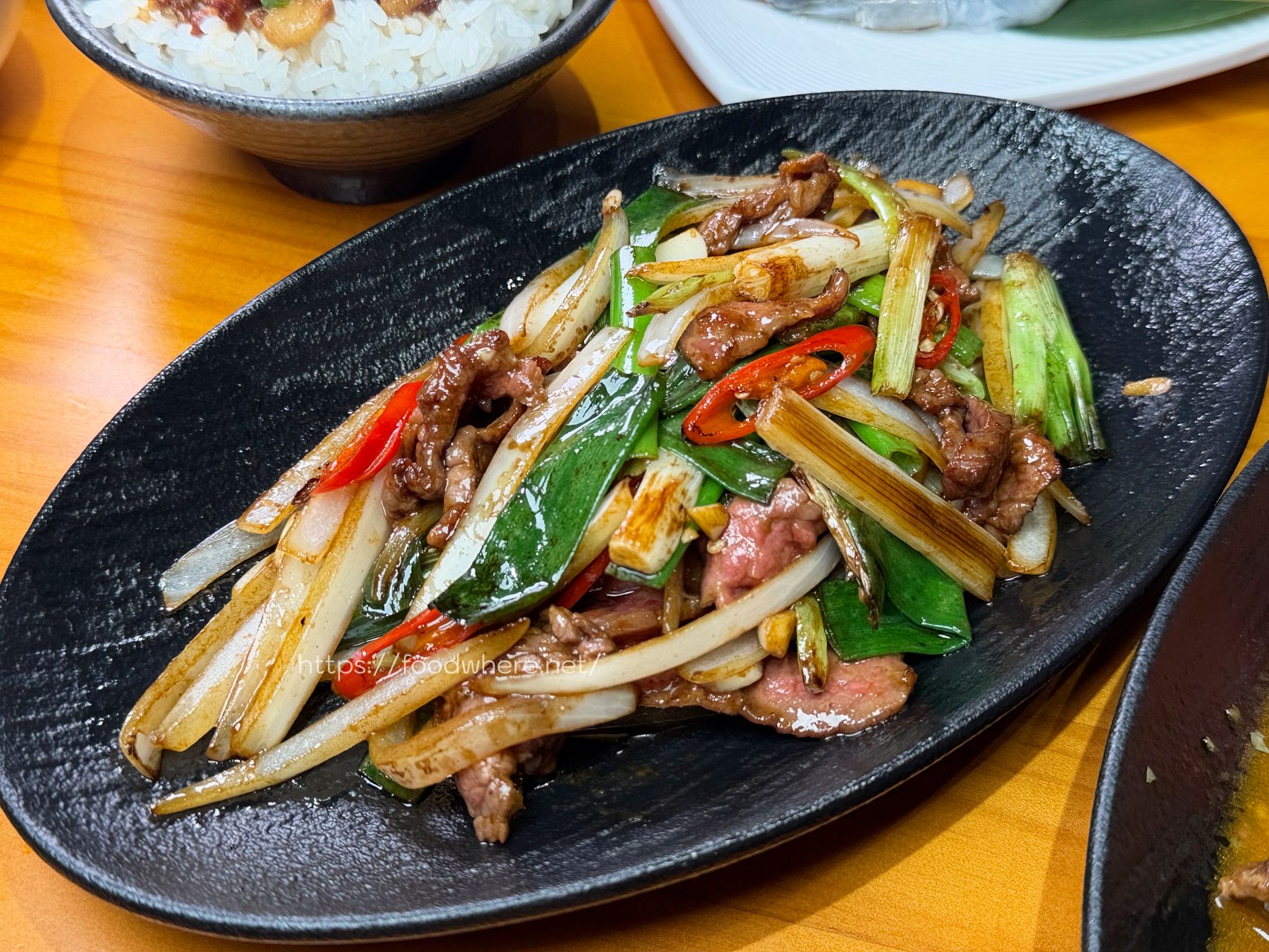 高雄三民區美食《牛博肆溫體牛火鍋》現切頂級溫體牛與夢幻雜炊收尾，高雄北平二街火鍋美食 @高雄美食底對