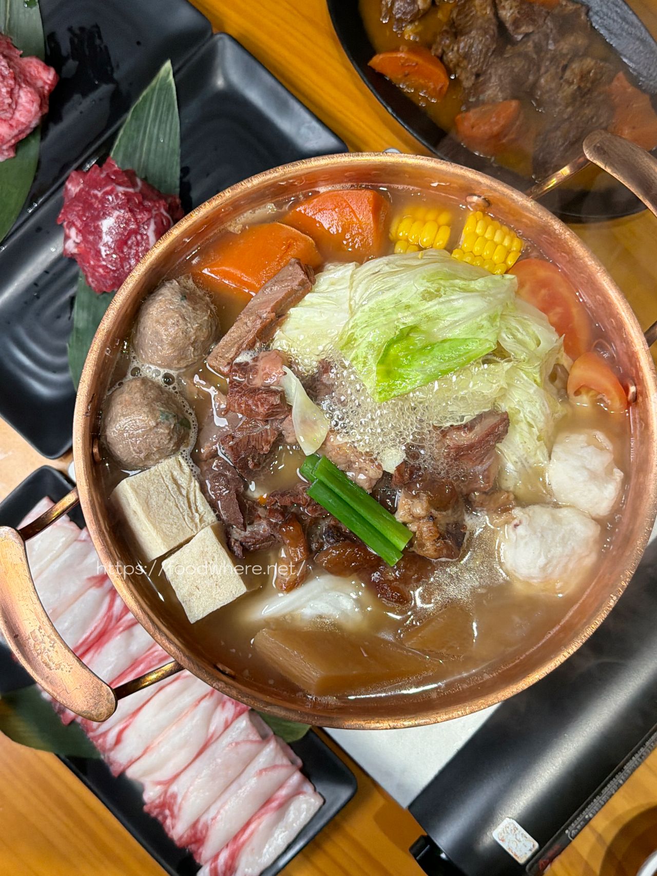 高雄三民區美食《牛博肆溫體牛火鍋》現切頂級溫體牛與夢幻雜炊收尾，高雄北平二街火鍋美食 @高雄美食底對