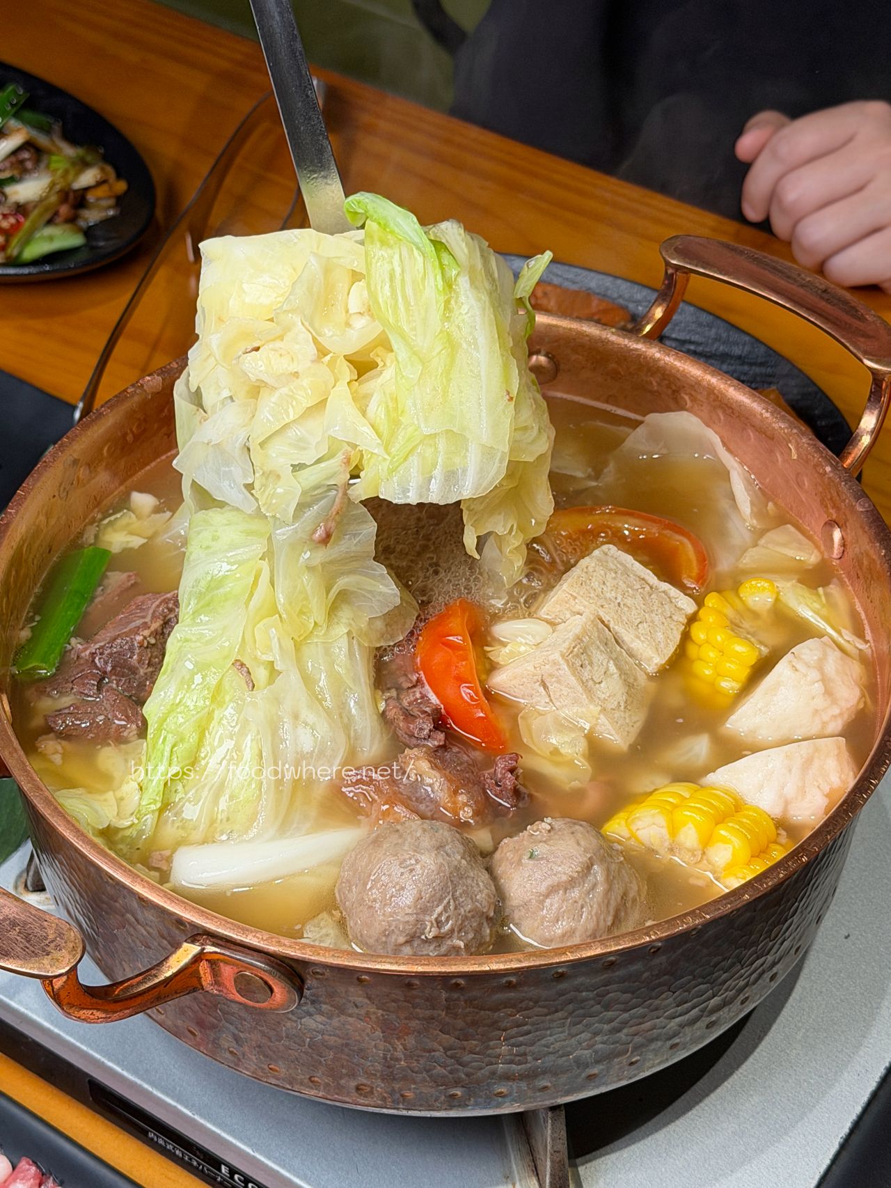 高雄三民區美食《牛博肆溫體牛火鍋》現切頂級溫體牛與夢幻雜炊收尾，高雄北平二街火鍋美食 @高雄美食底對