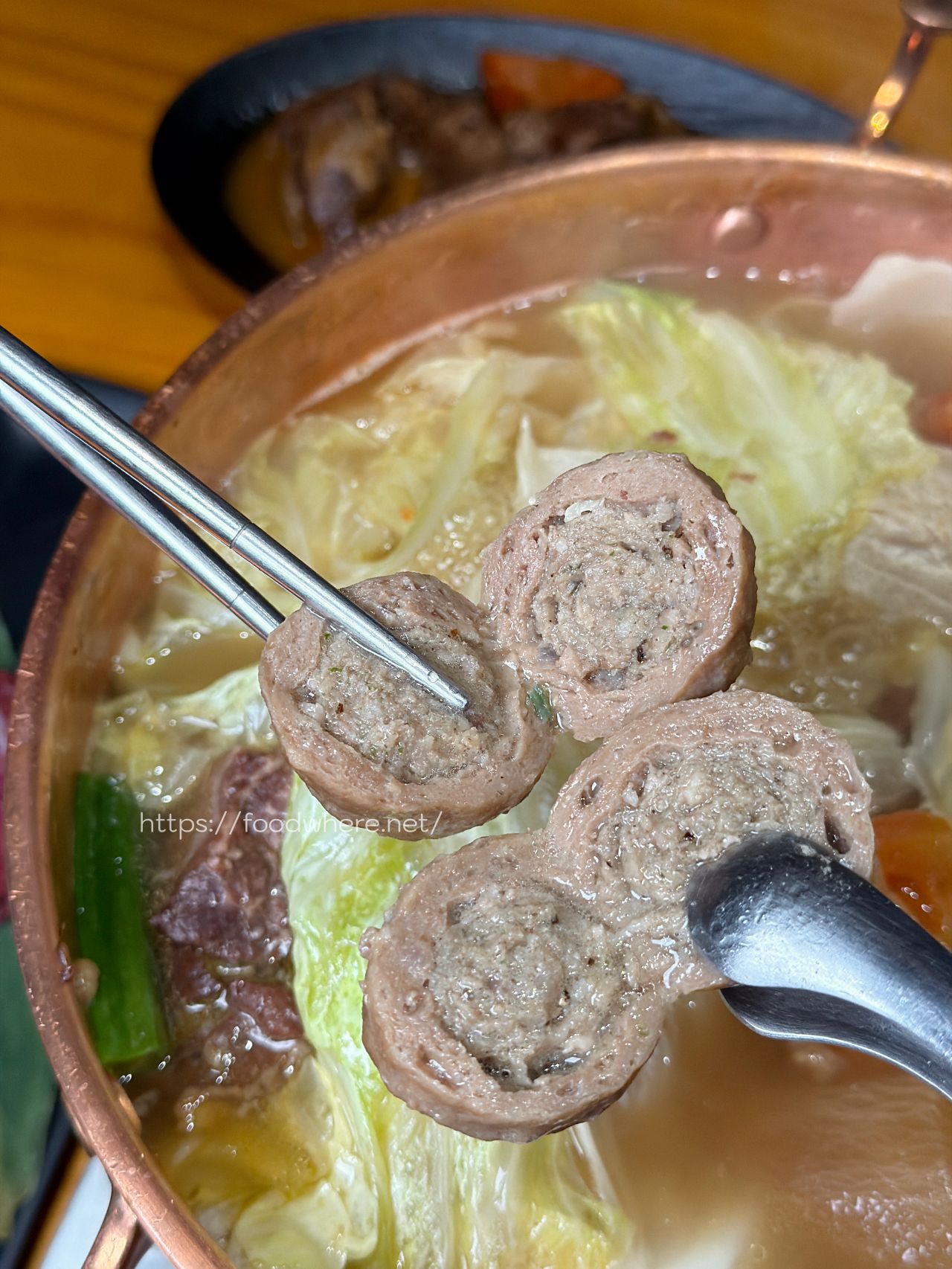 高雄三民區美食《牛博肆溫體牛火鍋》現切頂級溫體牛與夢幻雜炊收尾，高雄北平二街火鍋美食 @高雄美食底對