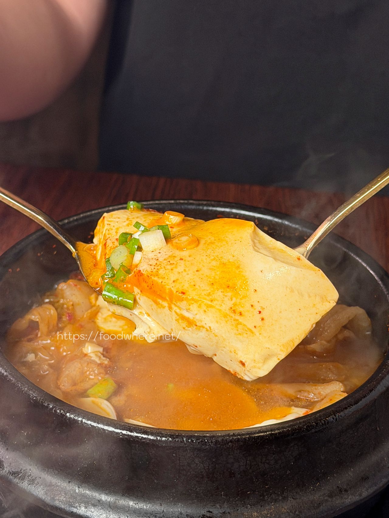 （有菜單）高雄岡山美食《韓館仁川 岡山店》牽絲起司春川炒雞與邪惡洋釀炸雞，高雄不敗的激推韓料 @高雄美食底對