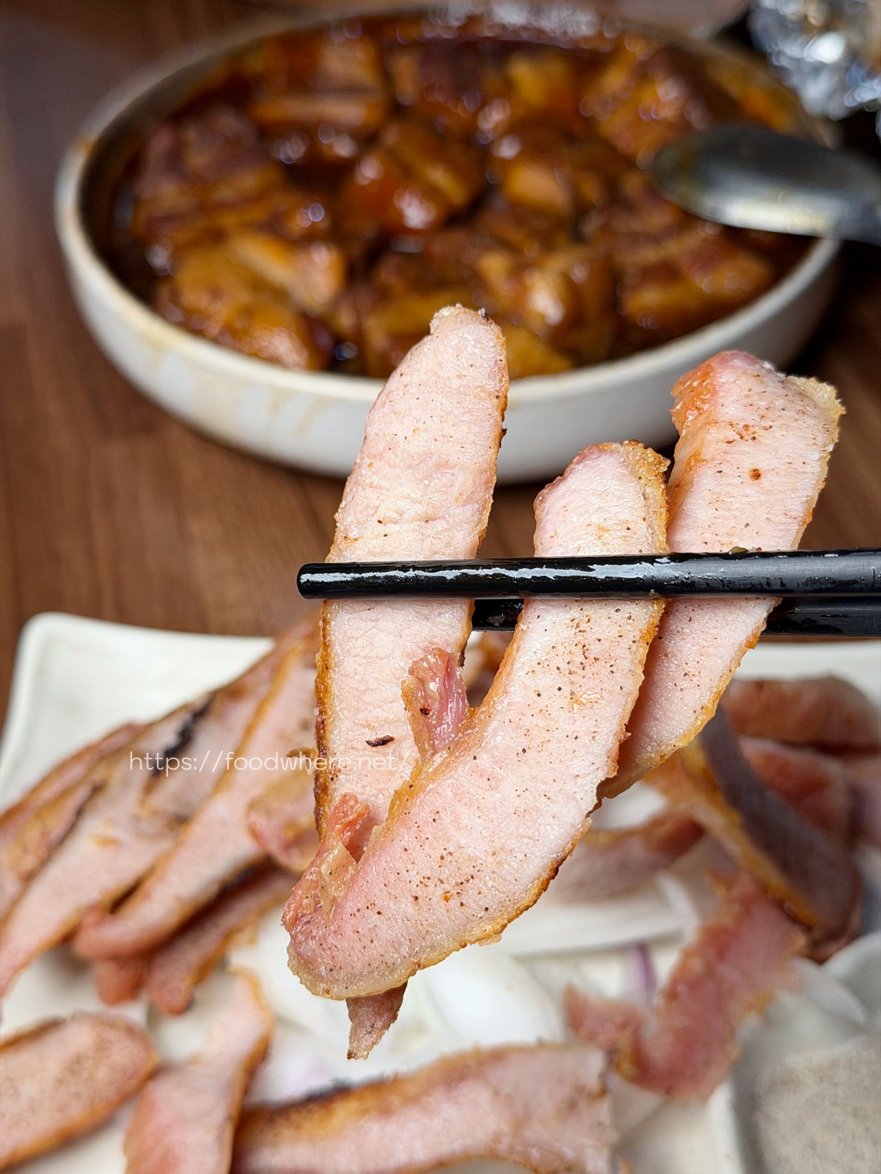 高雄鳳山美食《文茶園》市區就能爽嗑現烤桶仔雞、東坡肉，還能愜意泡茶！六月超狂白蝦抽抽樂免費送 @高雄美食底對