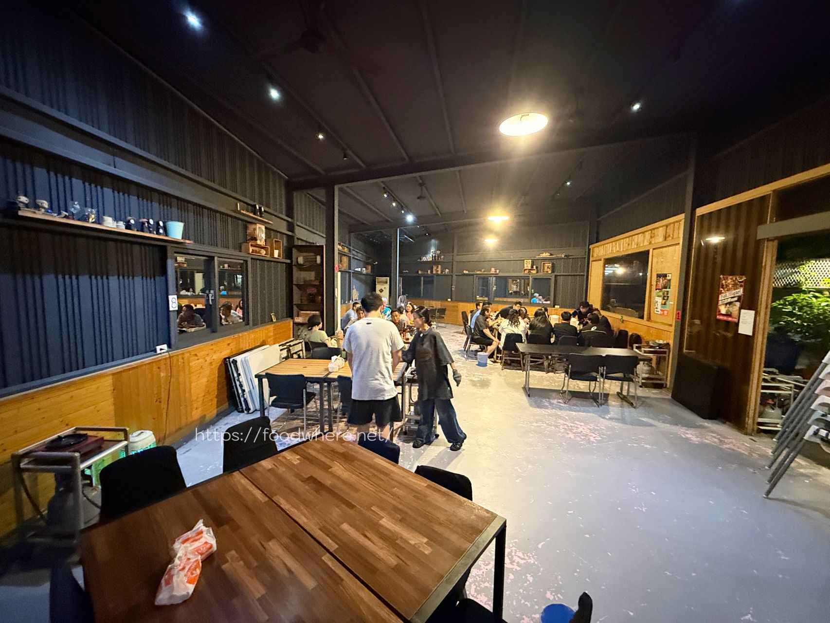 高雄鳳山美食《文茶園》市區就能爽嗑現烤桶仔雞、東坡肉，還能愜意泡茶！六月超狂白蝦抽抽樂免費送 @高雄美食底對