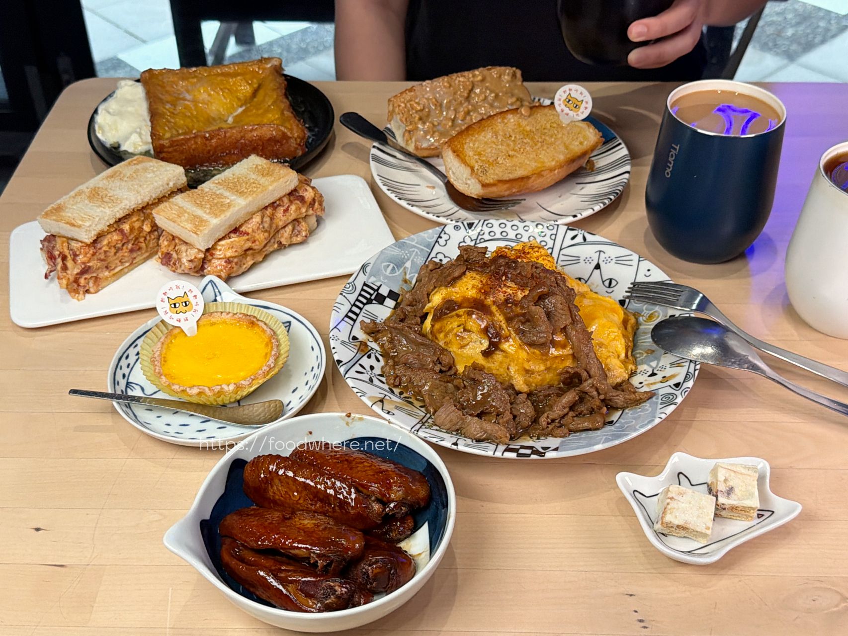 高雄港式餐點推薦《貓之家俱樂部》漢神巨蛋後方香港夫妻道地手藝,爆餡流沙西多士與極致厚實咸牛肉滑蛋三明治 @高雄美食底對 高雄港式餐點推薦《貓之家俱樂部》漢神巨蛋後方香港夫妻道地手藝,爆餡流沙西多士與極致厚實咸牛肉滑蛋三明治 @高雄美食底對