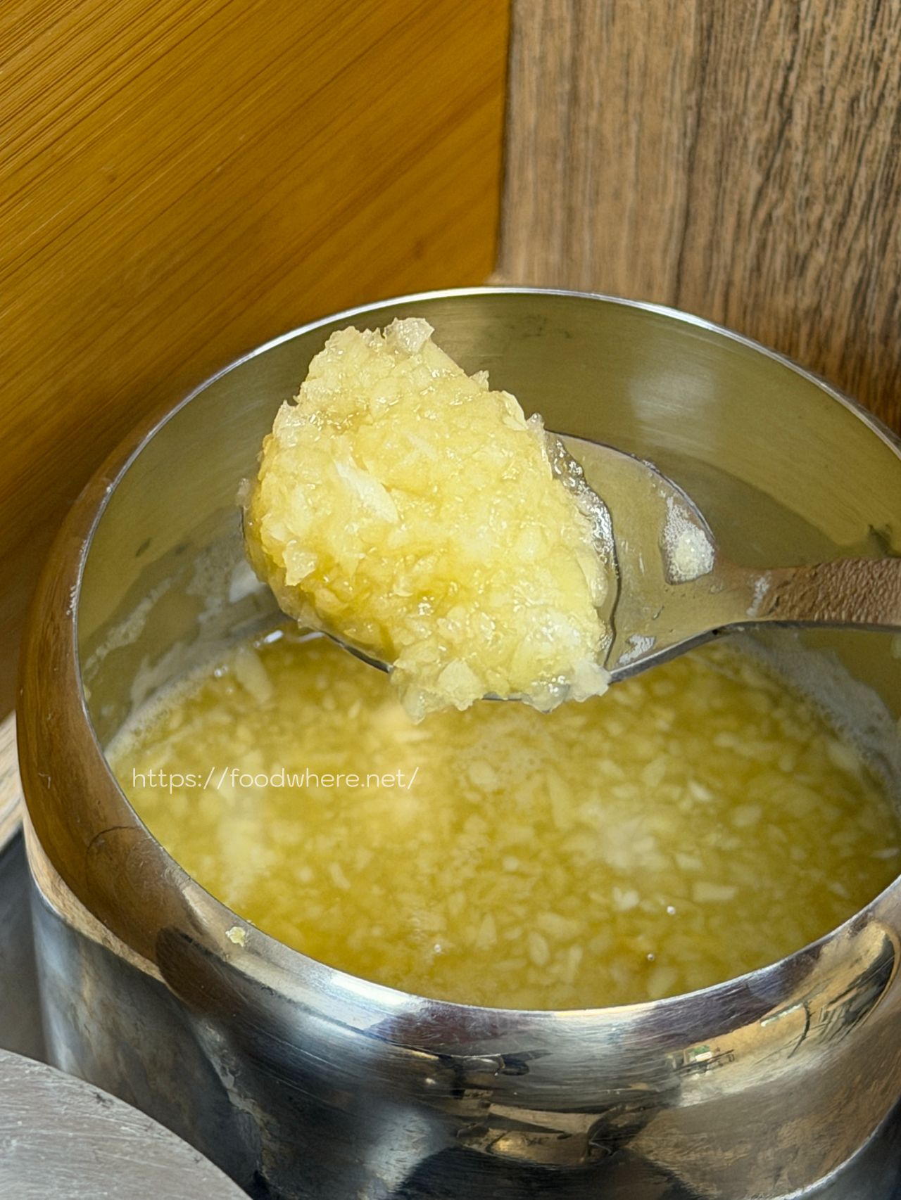 高雄三民美食《食穫良雞》雄工高科三民校區對面佛心新發現！學生證免費加飯加麵，激推超嫩全腿肉雞肉飯與吸飽胡麻的靈魂涼麵 @高雄美食底對