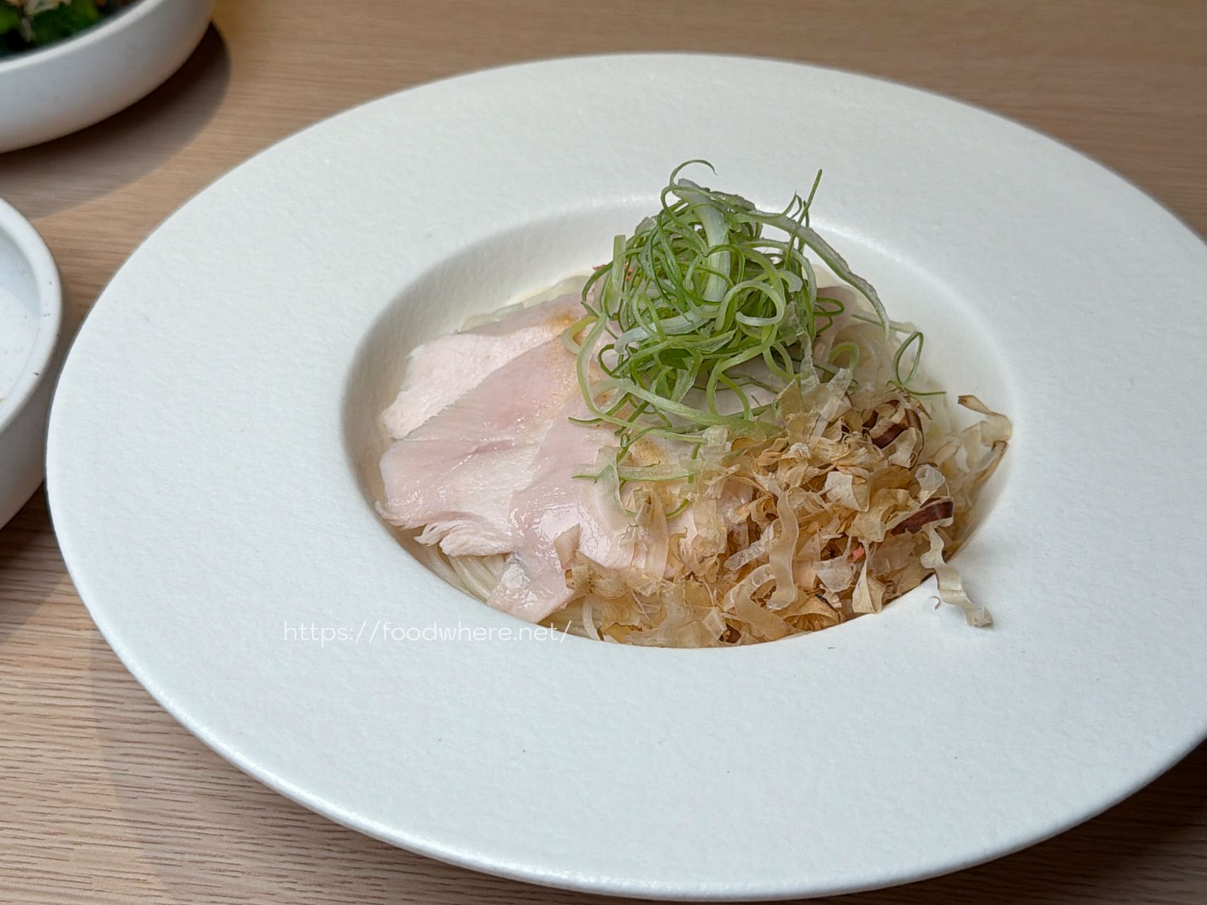 高雄前鎮美食《鉑釧 酒食販売》三多新光旁巷弄日料！全品項 1～2 人份精緻小量，高雄小酌日料 @高雄美食底對