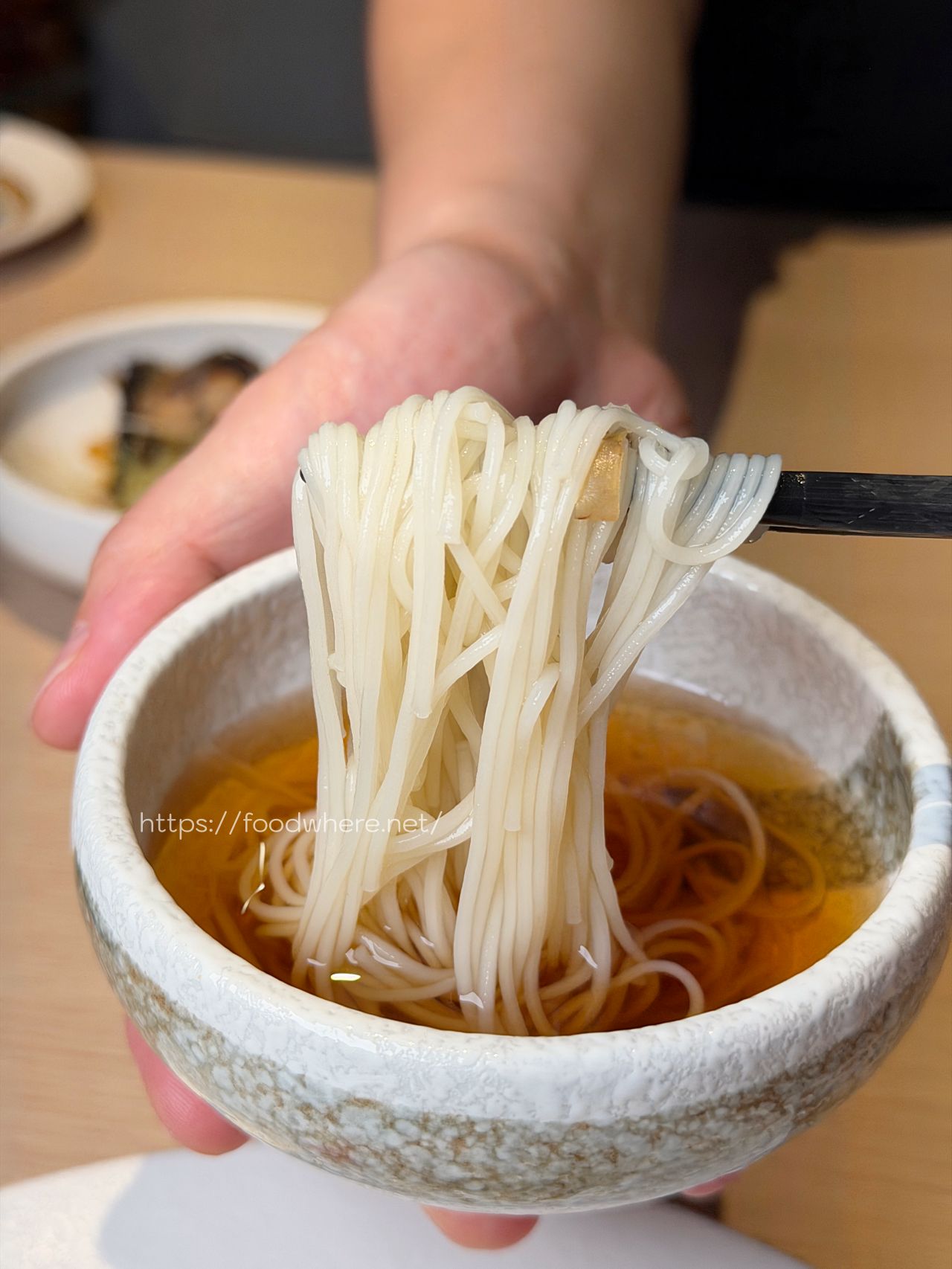 高雄前鎮美食《鉑釧 酒食販売》三多新光旁巷弄日料！全品項 1～2 人份精緻小量，高雄小酌日料 @高雄美食底對