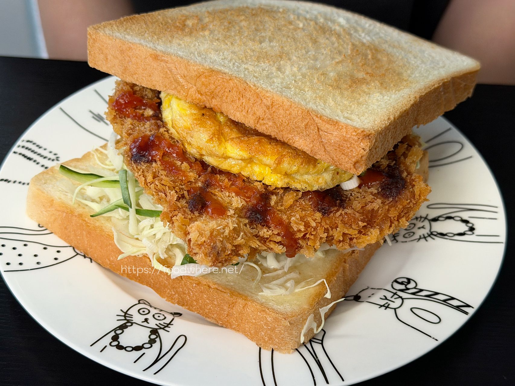 (最新菜單)高雄三民美食《金呷不一樣早午餐》義華路超狂人氣早午餐！日料職人精神移植，必點爆汁杏鮑菇蛋餅與超厚蛋漢堡排 @高雄美食底對