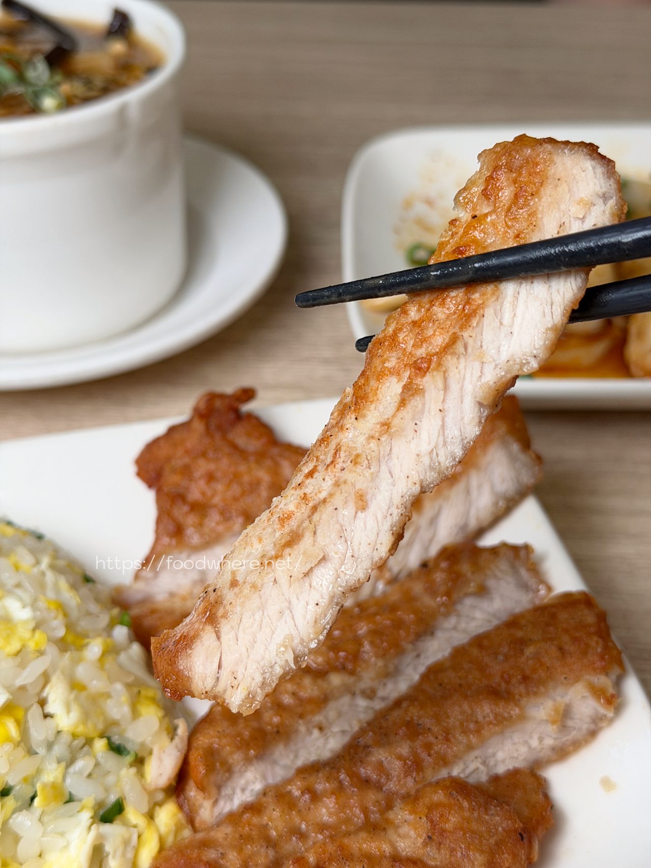 （有菜單）高雄鳳山美食《日嚐食堂》鼎泰豐師傅出來開店！平民版星級美味，必點爆汁小籠包與黃金比例紅油抄手 @高雄美食底對