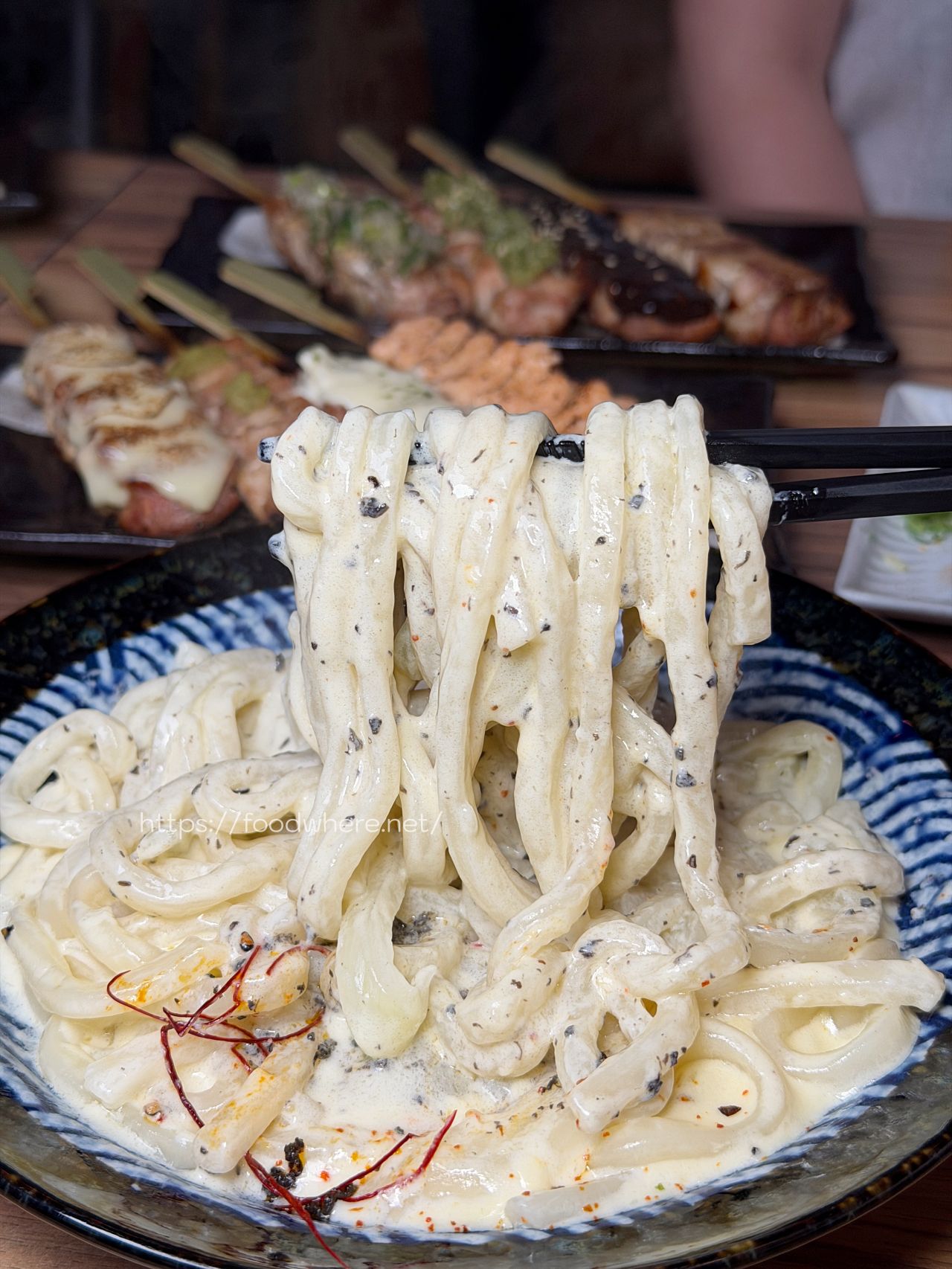 (有放菜單)高雄新興美食《食之八酒居酒屋》七賢路上超人氣口袋名單!平價爆汁雞肉串多達8種口味,必點香濃黑松露奶油烏龍麵 @高雄美食底對 (有放菜單)高雄新興美食《食之八酒居酒屋》七賢路上超人氣口袋名單!平價爆汁雞肉串多達8種口味,必點香濃黑松露奶油烏龍麵 @高雄美食底對