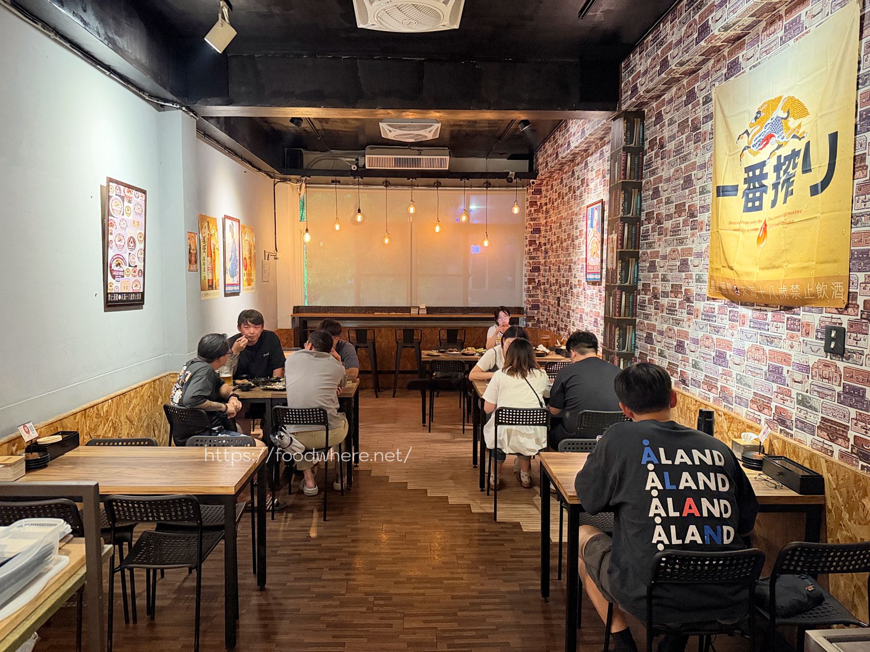 (有放菜單)高雄新興美食《食之八酒居酒屋》七賢路上超人氣口袋名單！平價爆汁雞肉串多達8種口味，必點香濃黑松露奶油烏龍麵 @高雄美食底對