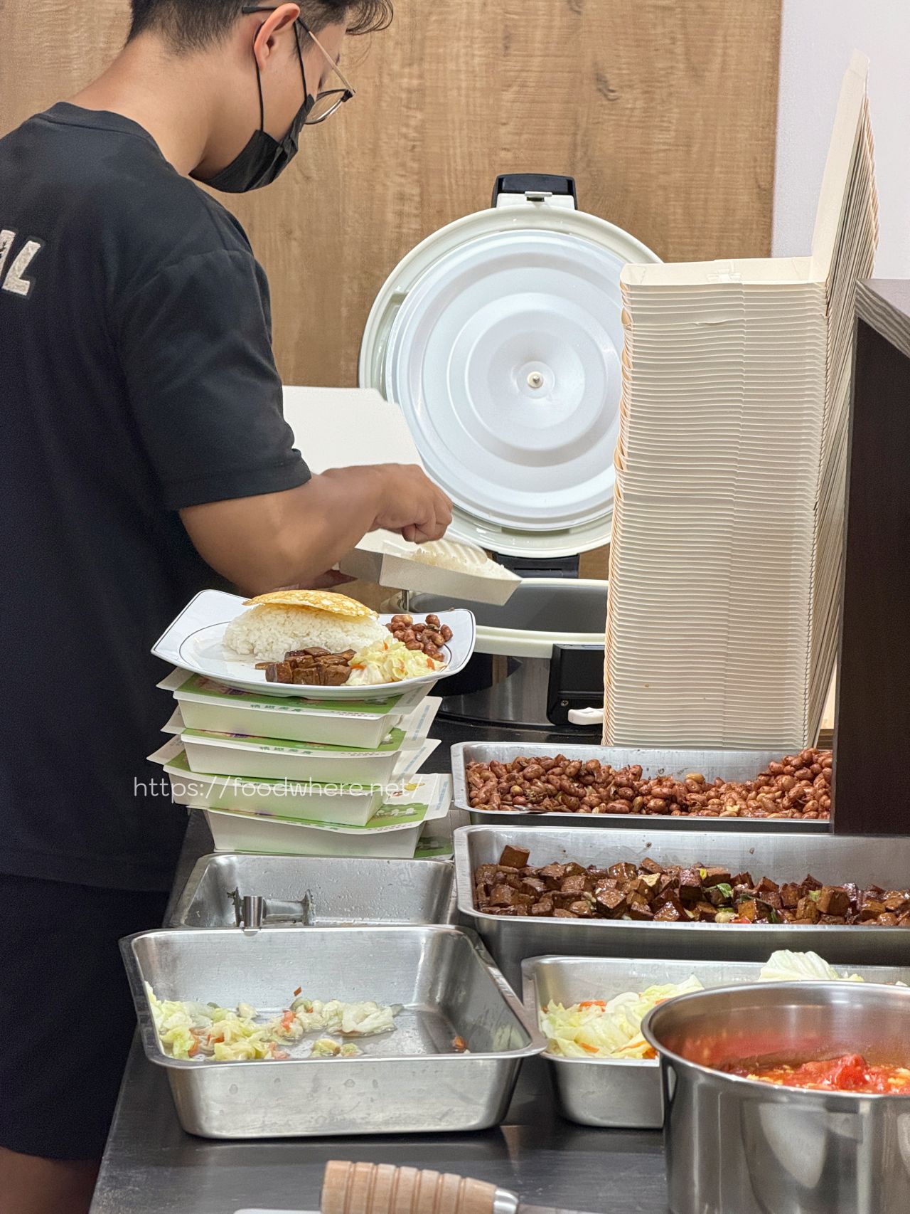 （菜單參考）高雄三民美食《湘園排骨 瀋陽店》前鎮老字號排骨便當進駐熱河商圈！現點現炸爆汁黑胡椒排骨與超誠意香酥大雞排 @高雄美食底對