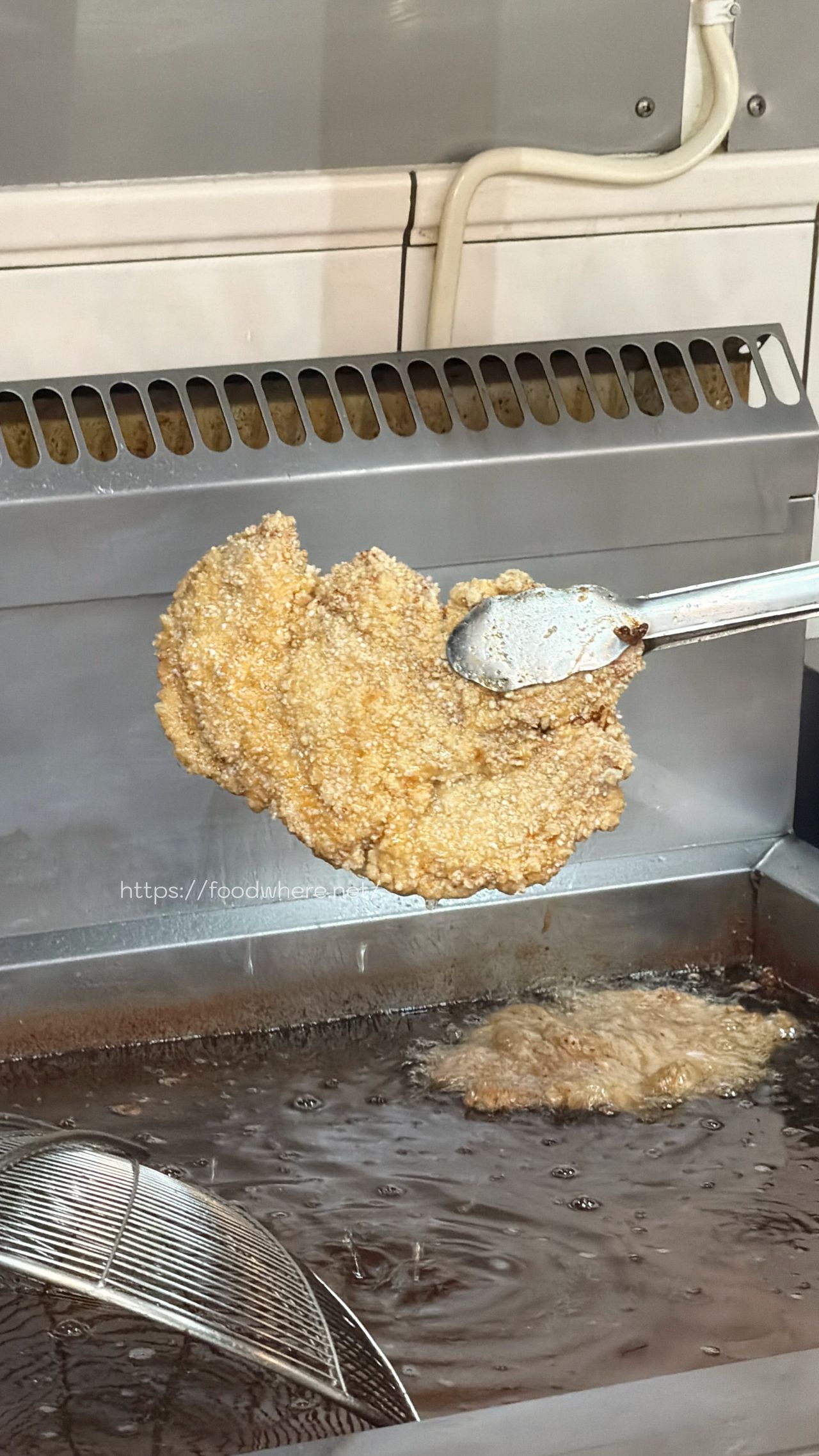 (菜單參考)高雄三民美食《湘園排骨 瀋陽店》前鎮老字號排骨便當進駐熱河商圈!現點現炸爆汁黑胡椒排骨與超誠意香酥大雞排 @高雄美食底對 (菜單參考)高雄三民美食《湘園排骨 瀋陽店》前鎮老字號排骨便當進駐熱河商圈!現點現炸爆汁黑胡椒排骨與超誠意香酥大雞排 @高雄美食底對