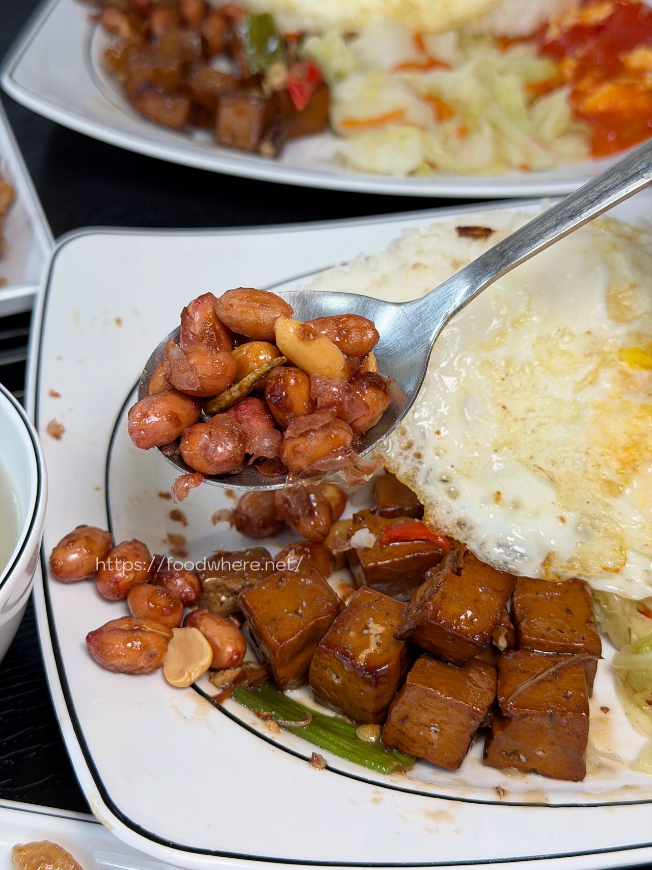 （菜單參考）高雄三民美食《湘園排骨 瀋陽店》前鎮老字號排骨便當進駐熱河商圈！現點現炸爆汁黑胡椒排骨與超誠意香酥大雞排 @高雄美食底對