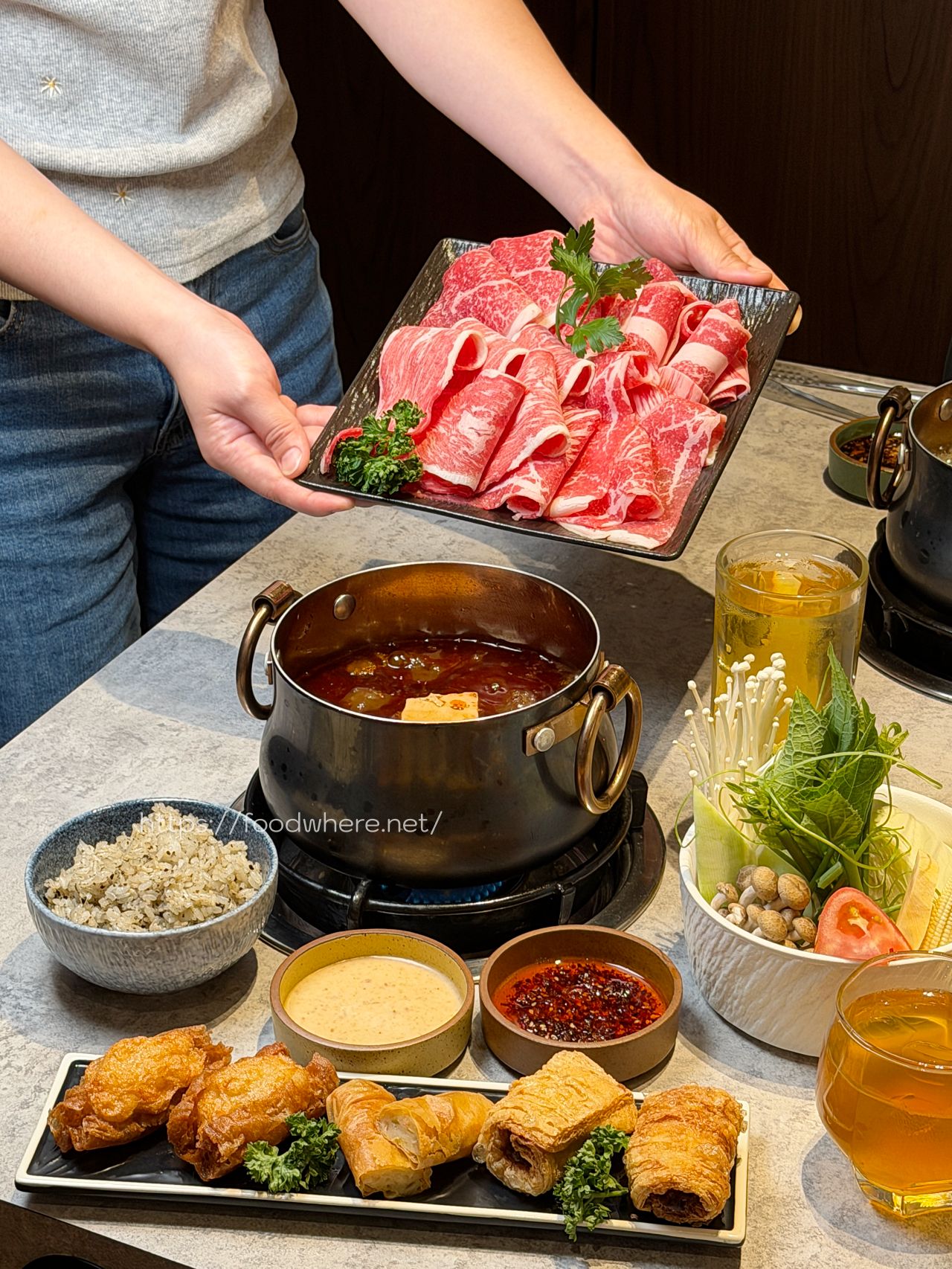 左營區火鍋《鼎華私廚麻辣火鍋》夏季限定新加坡肉骨茶，私廚等級鍋物驚艷味蕾 @高雄美食底對
