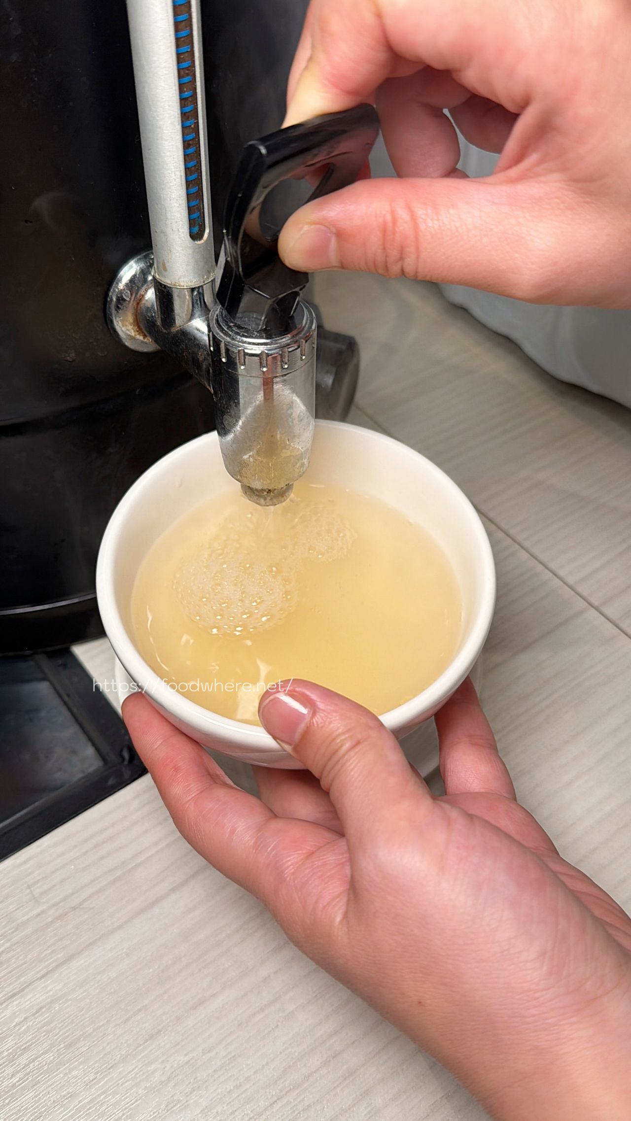 (有菜單)東港牛肉麵《恆溫》牛舌紅燒牛肉麵!超神|爆紅蟹黃拌麵太犯規 @高雄美食底對 (有菜單)東港牛肉麵《恆溫》牛舌紅燒牛肉麵!超神|爆紅蟹黃拌麵太犯規 @高雄美食底對