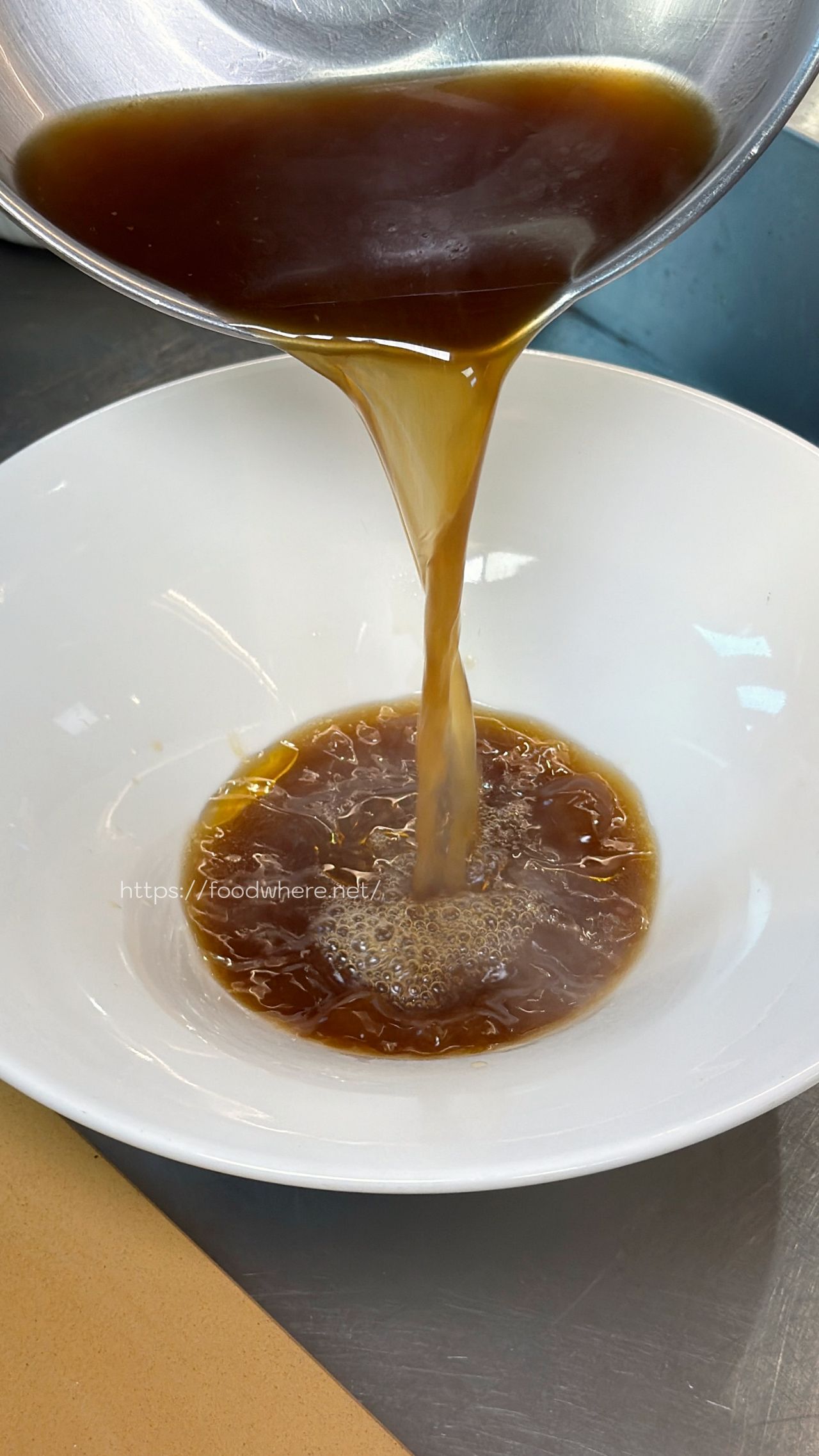 （有菜單）東港牛肉麵《恆溫》牛舌紅燒牛肉麵！超神｜爆紅蟹黃拌麵太犯規 @高雄美食底對