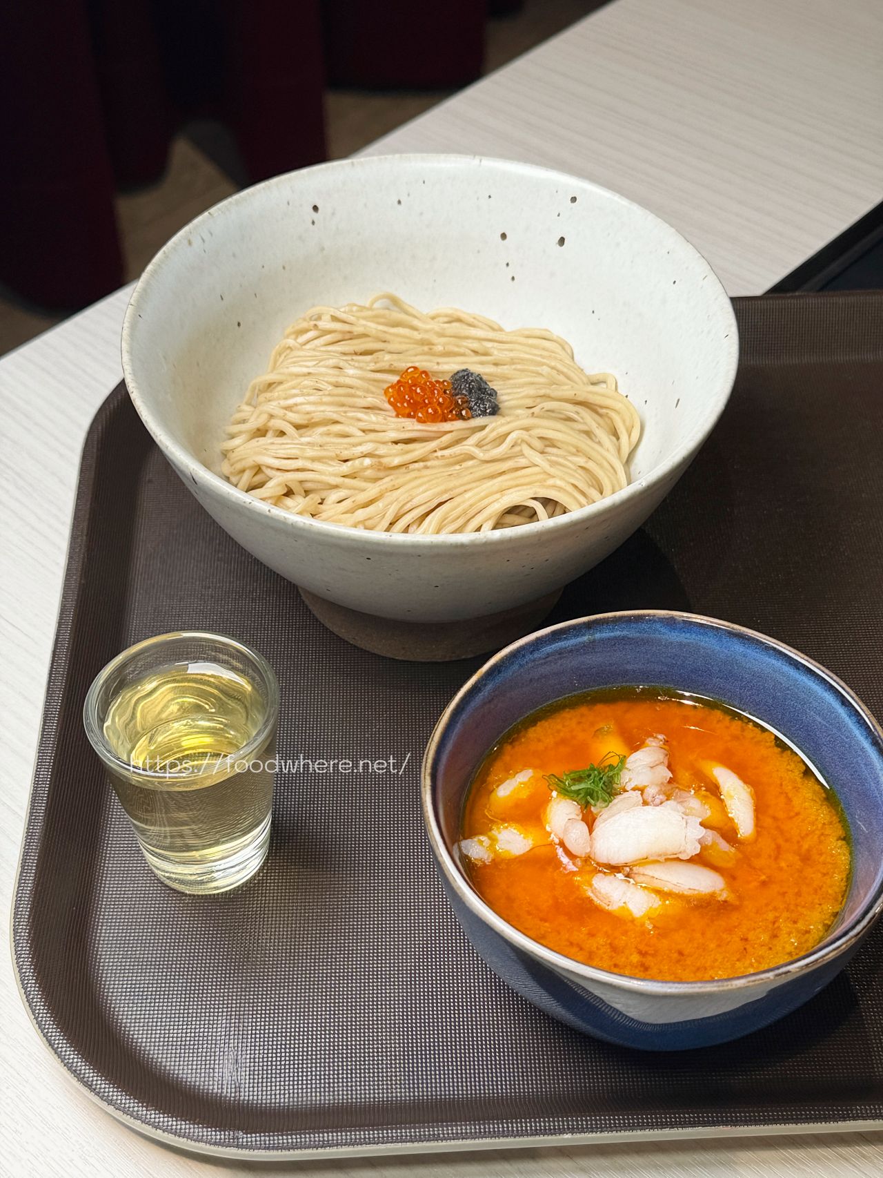 （有菜單）東港牛肉麵《恆溫》牛舌紅燒牛肉麵！超神｜爆紅蟹黃拌麵太犯規 @高雄美食底對