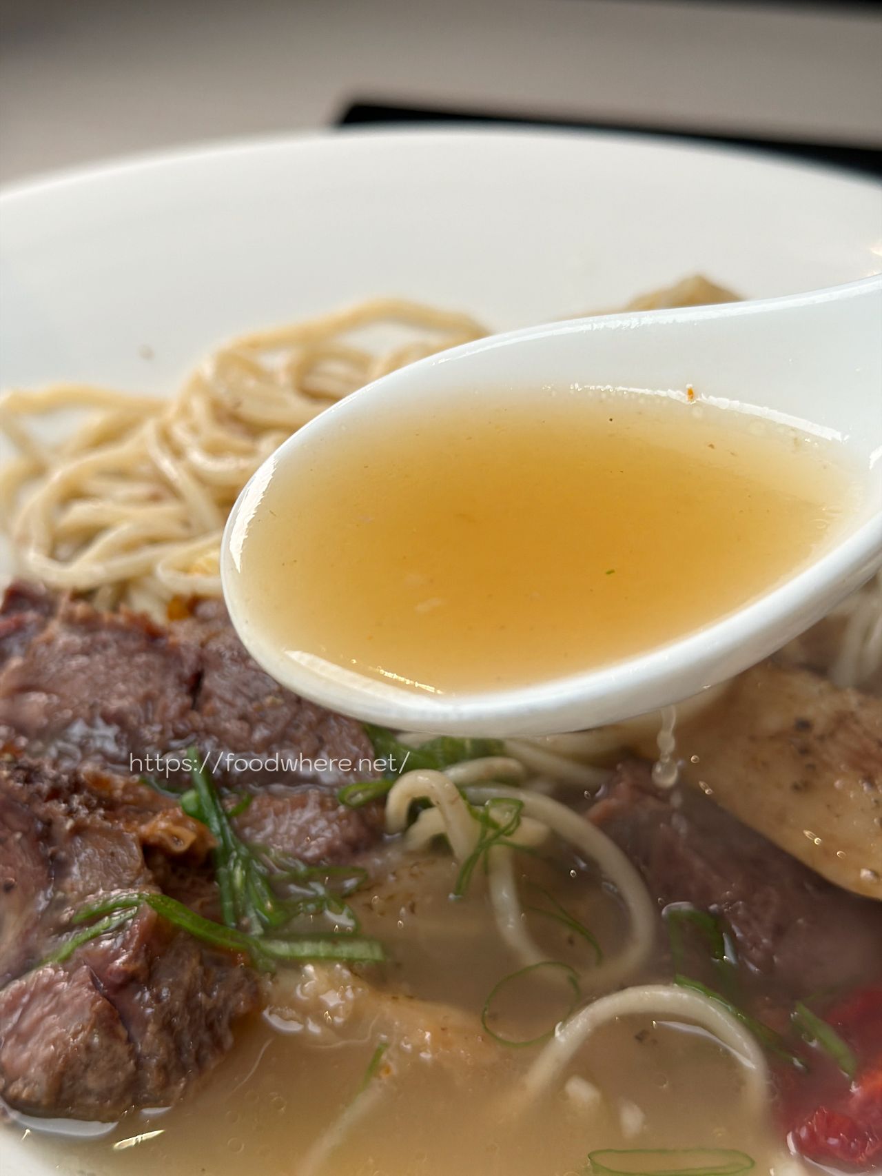 (有菜單)東港牛肉麵《恆溫》牛舌紅燒牛肉麵!超神|爆紅蟹黃拌麵太犯規 @高雄美食底對 (有菜單)東港牛肉麵《恆溫》牛舌紅燒牛肉麵!超神|爆紅蟹黃拌麵太犯規 @高雄美食底對