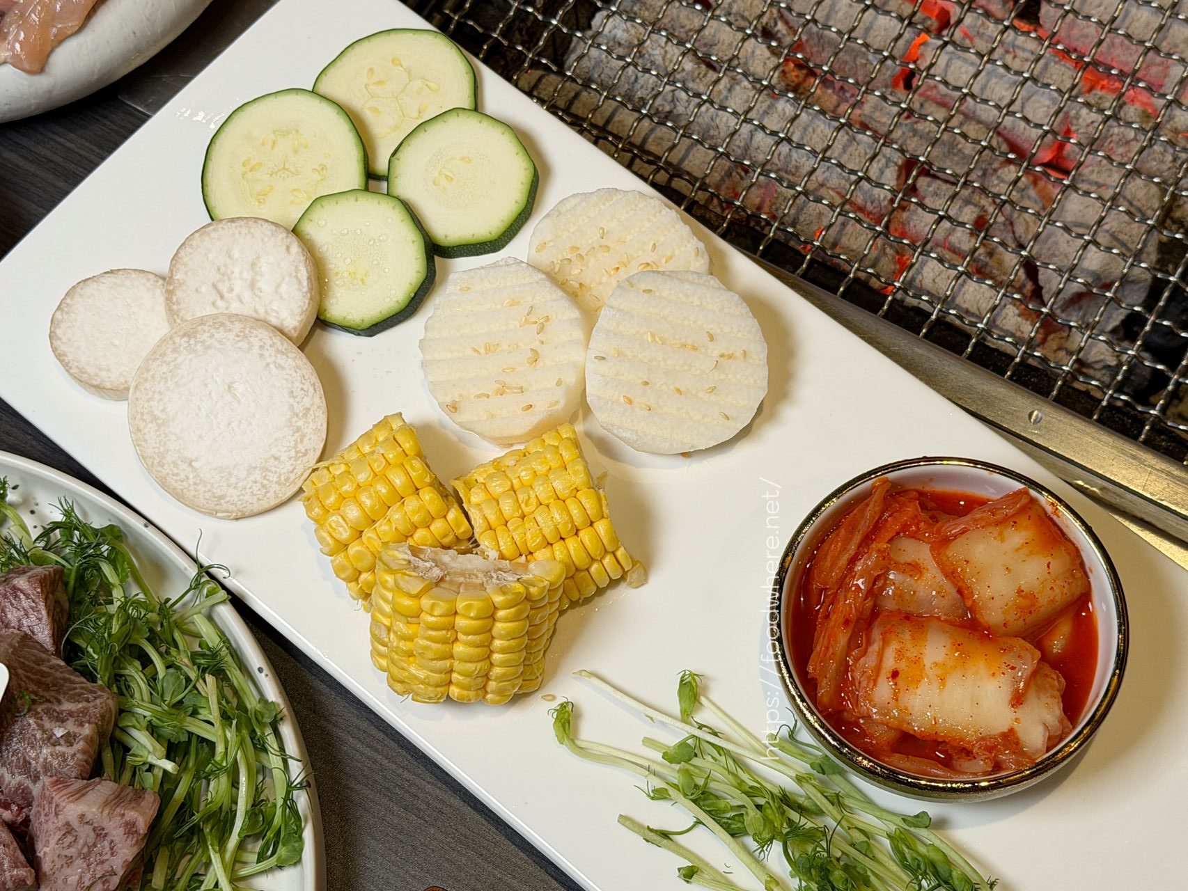 （有放菜單）新興區燒肉《日日燒肉》套餐份量浮誇又有誠意，吃完真的會想二訪！ @高雄美食底對