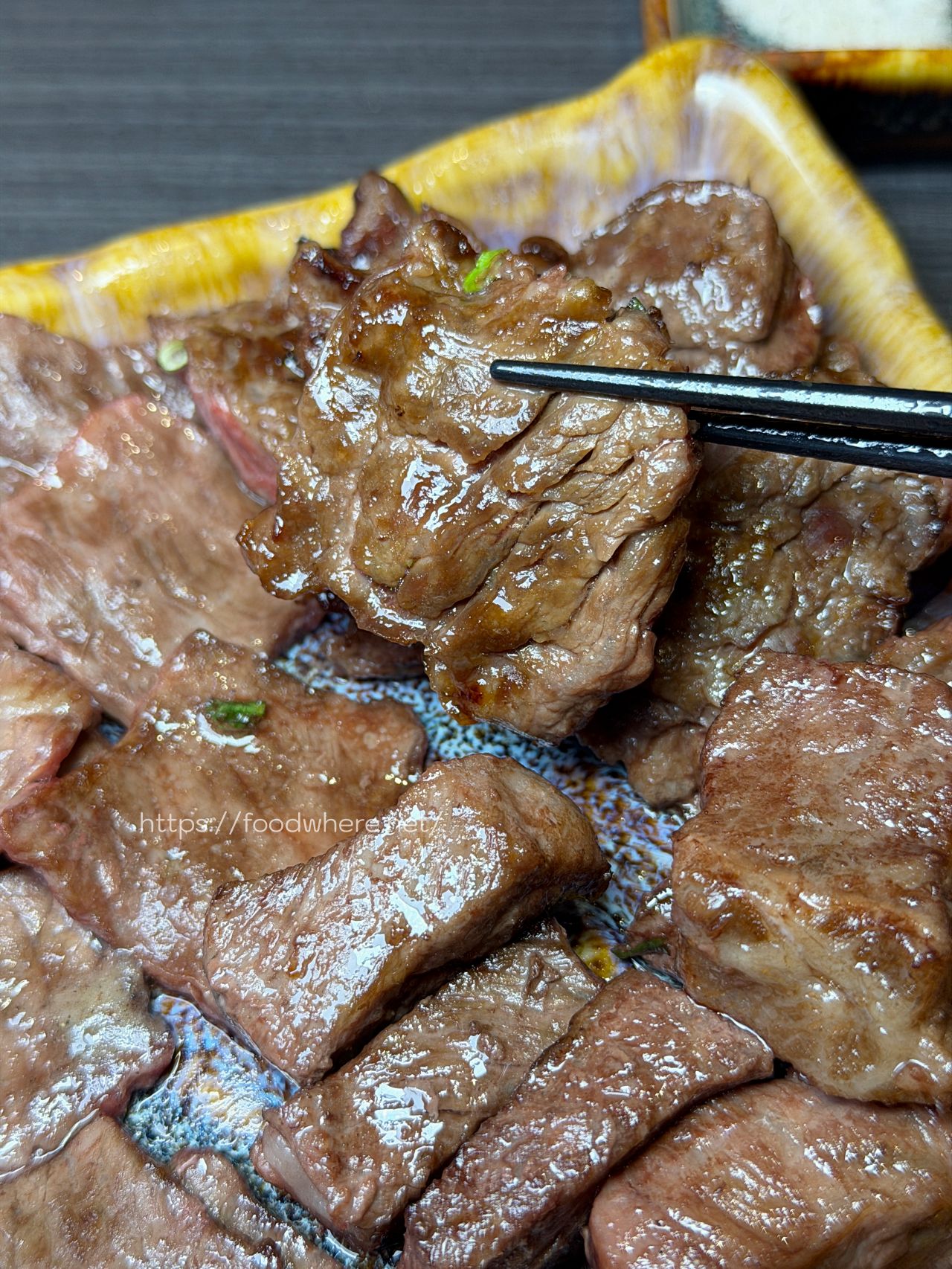 （有放菜單）新興區燒肉《日日燒肉》套餐份量浮誇又有誠意，吃完真的會想二訪！ @高雄美食底對
