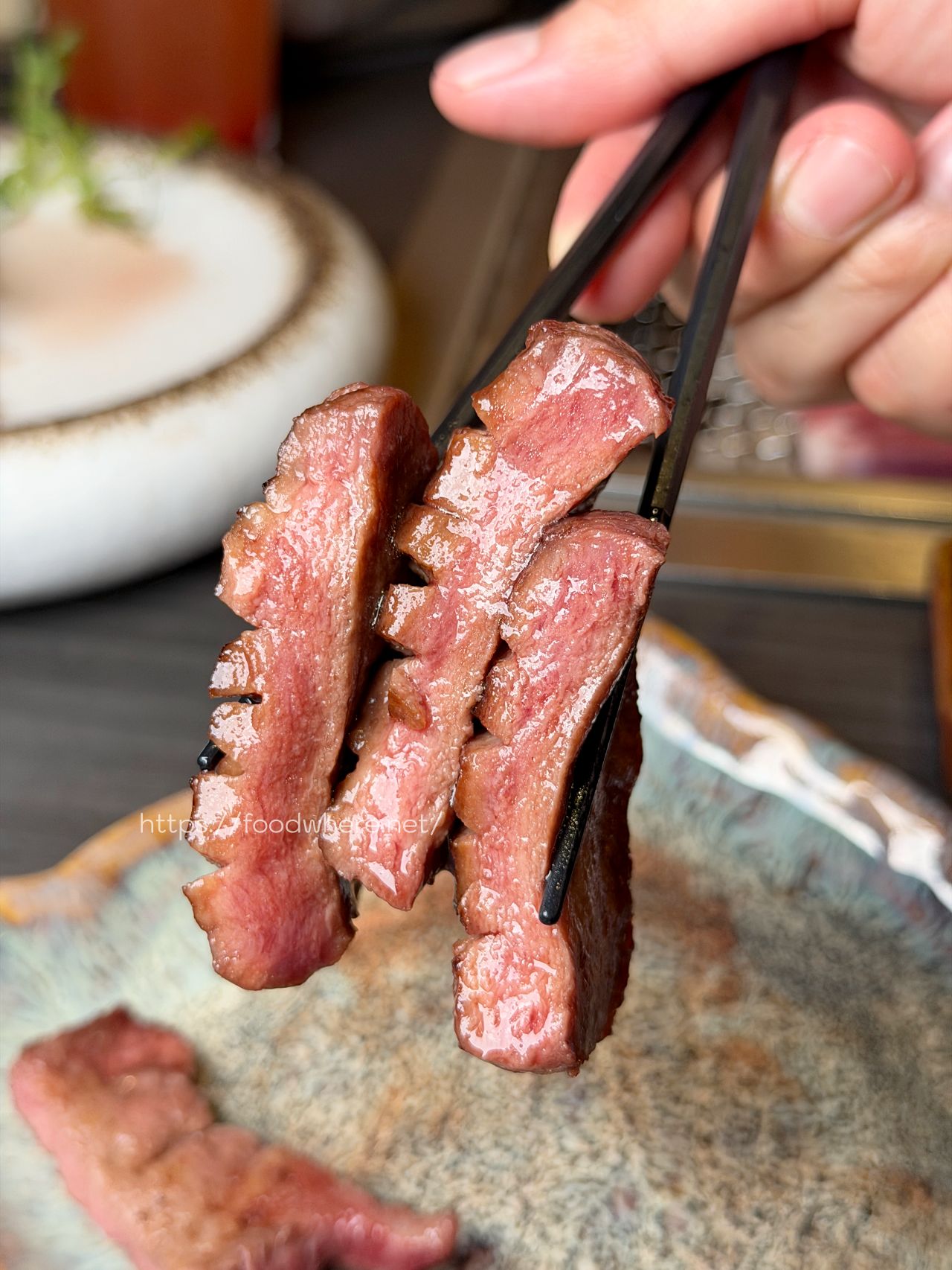（有放菜單）新興區燒肉《日日燒肉》套餐份量浮誇又有誠意，吃完真的會想二訪！ @高雄美食底對