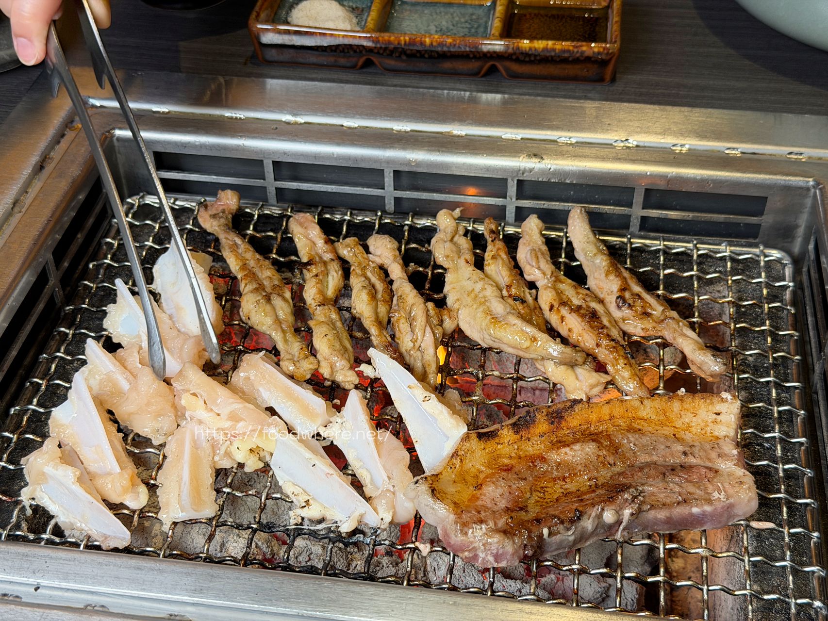 （有放菜單）新興區燒肉《日日燒肉》套餐份量浮誇又有誠意，吃完真的會想二訪！ @高雄美食底對
