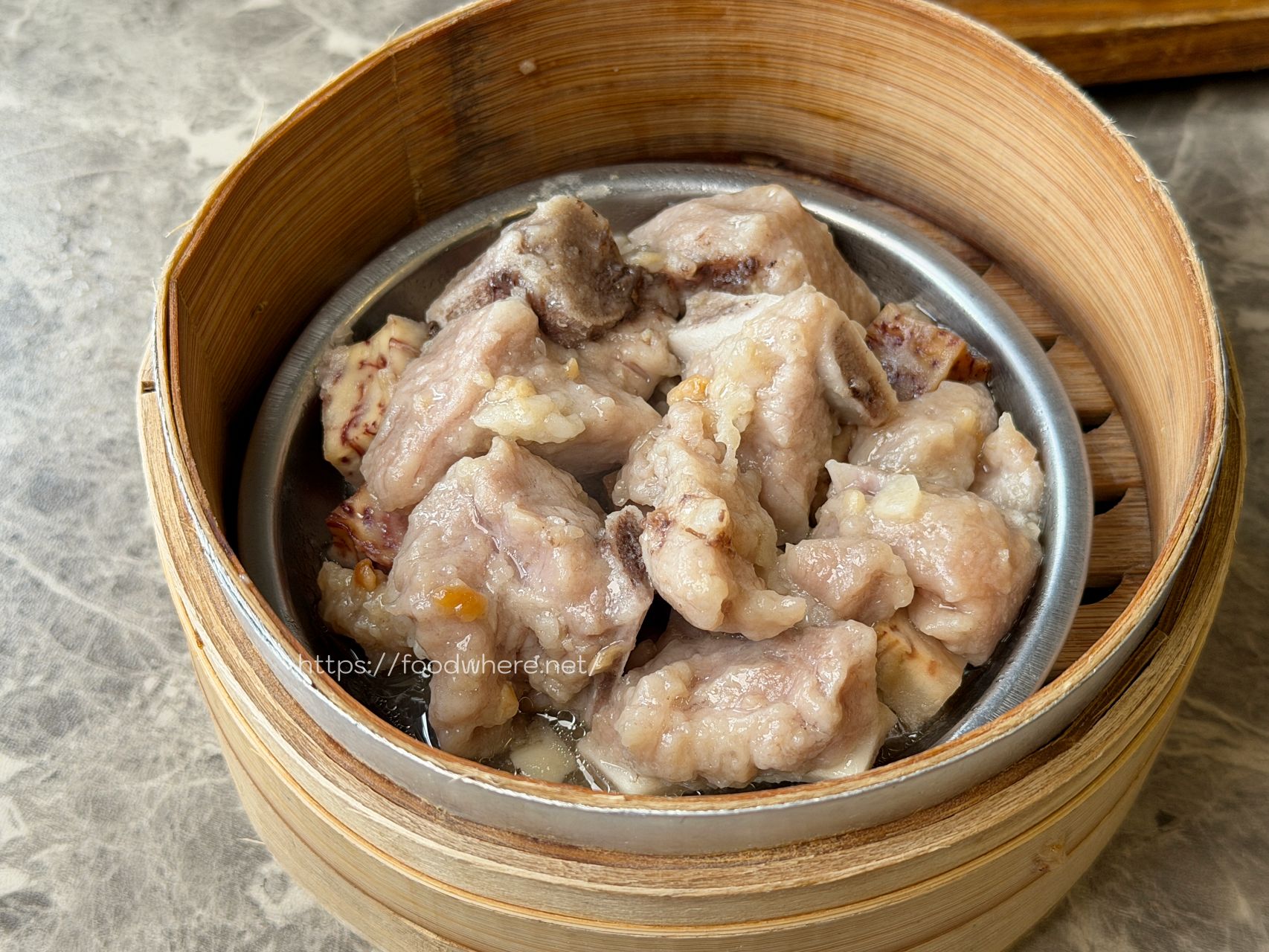 岡山煲仔飯《港式洪記煲仔飯》藏超深卻人氣爆棚 @高雄美食底對