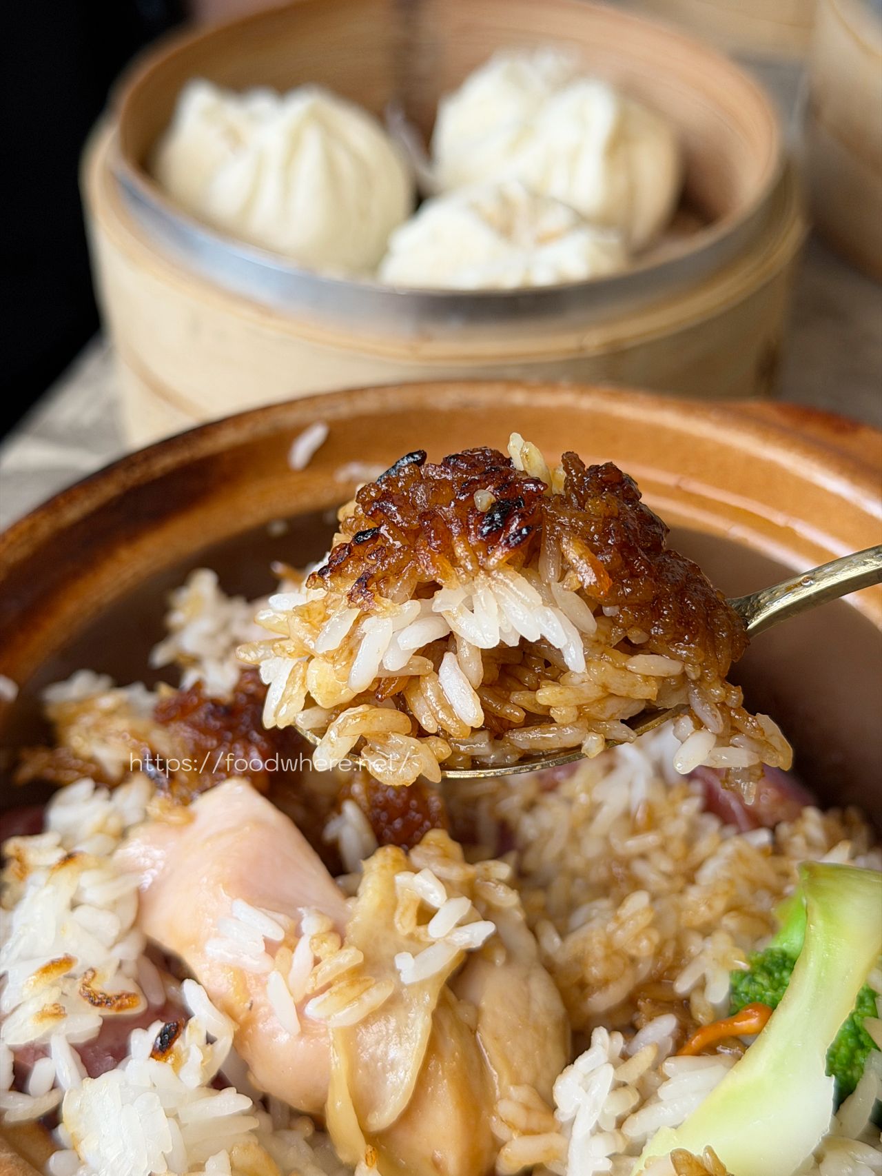 岡山煲仔飯《港式洪記煲仔飯》藏超深卻人氣爆棚 @高雄美食底對
