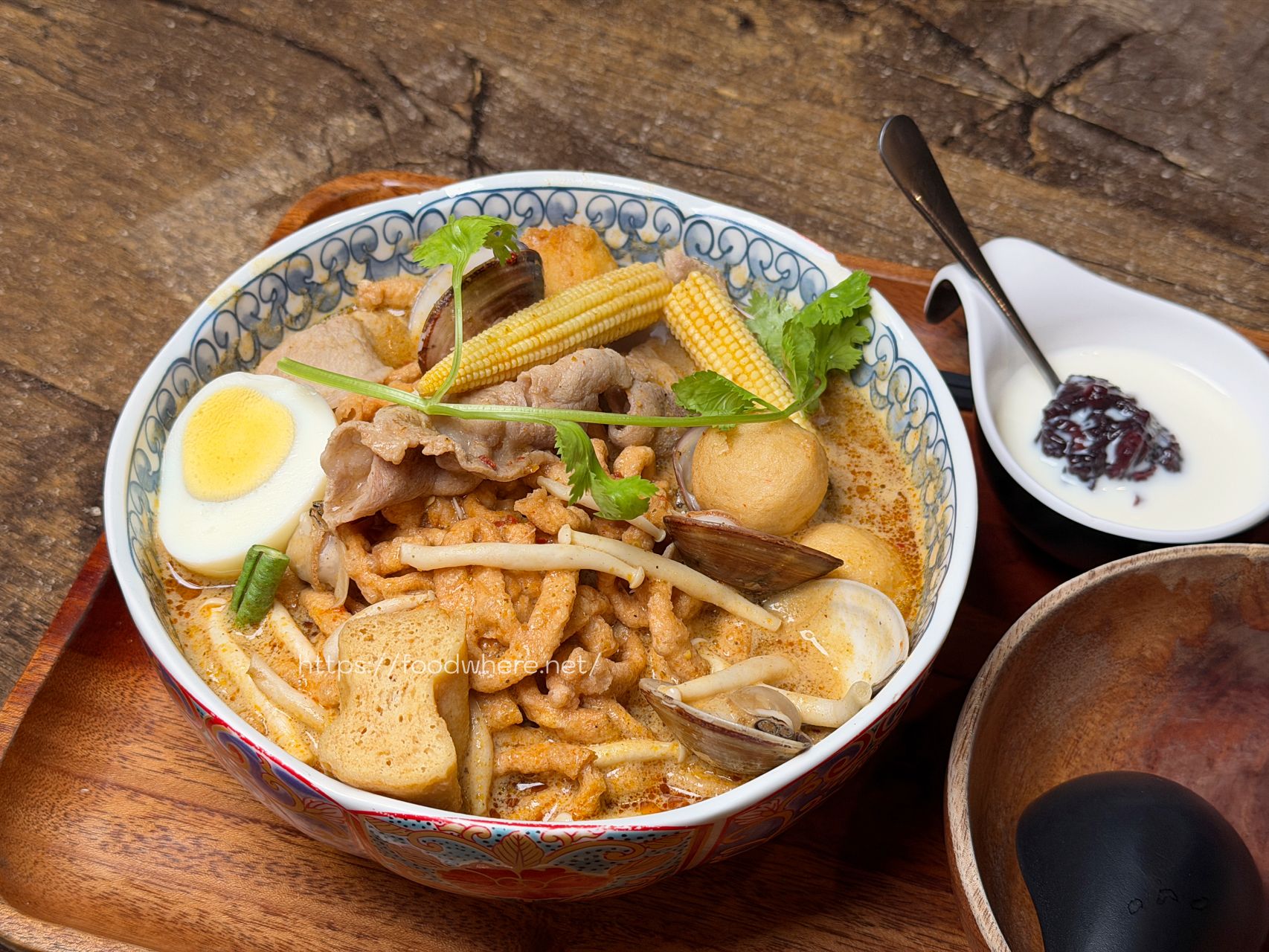 (四訪)鼓山區南洋料理《帕先生》平日一開門就客滿！香料搖搖薯條 @高雄美食底對