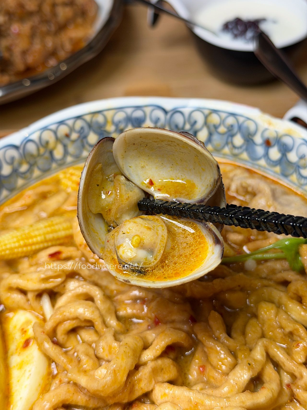 (四訪)鼓山區南洋料理《帕先生》平日一開門就客滿！香料搖搖薯條 @高雄美食底對