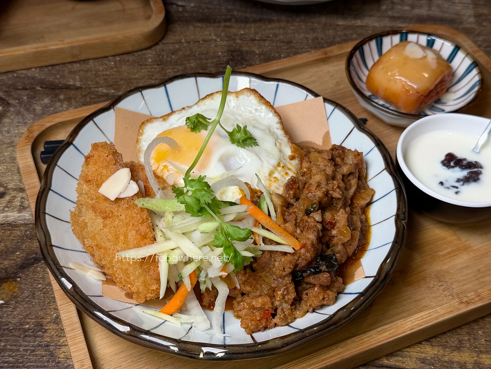 (四訪)鼓山區南洋料理《帕先生》平日一開門就客滿！香料搖搖薯條 @高雄美食底對