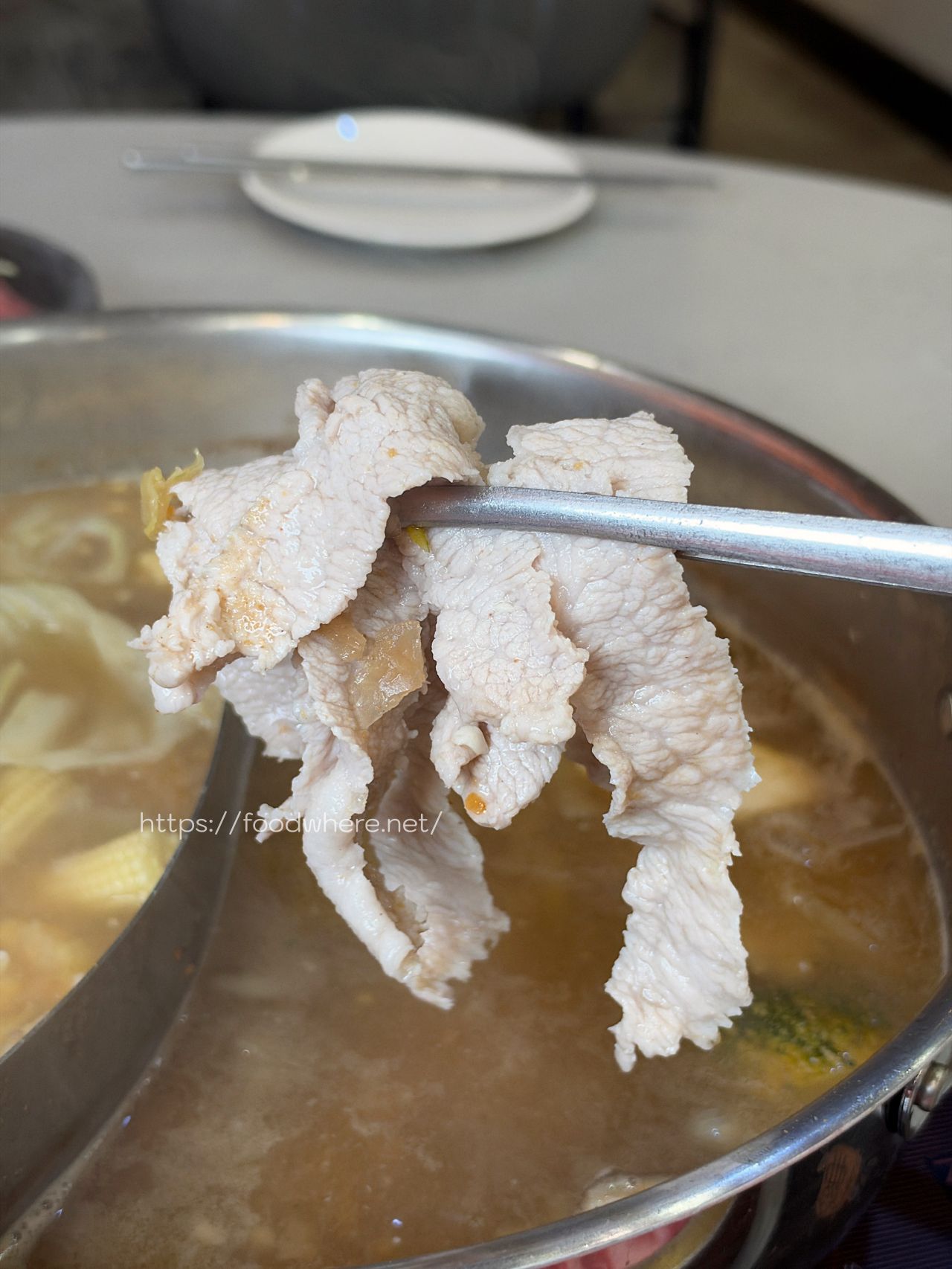 高雄前鎮火鍋｜《滿興潮汕火鍋》夢時代附近人氣鍋物！手切安格斯牛小排、爆漿牛肉丸必吃 @高雄美食底對