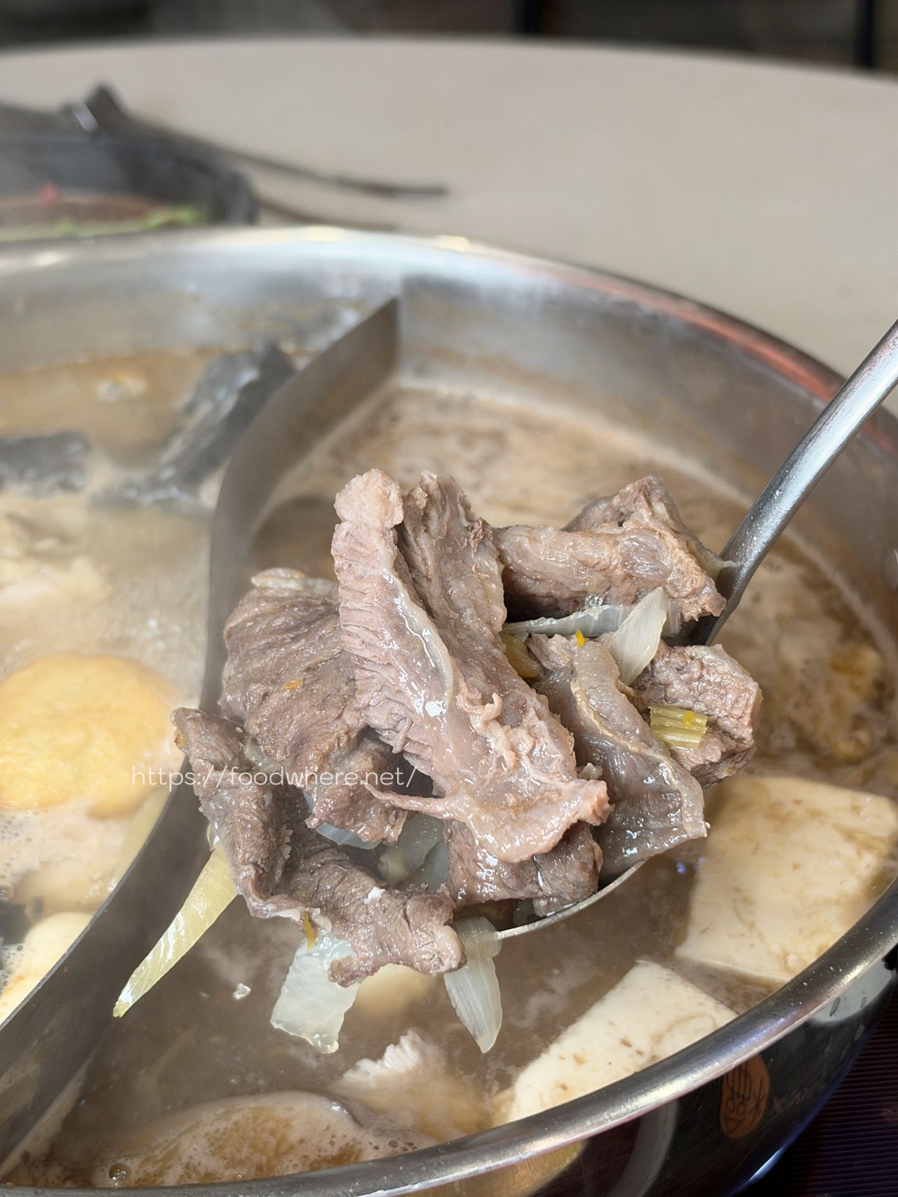 高雄前鎮火鍋｜《滿興潮汕火鍋》夢時代附近人氣鍋物！手切安格斯牛小排、爆漿牛肉丸必吃 @高雄美食底對