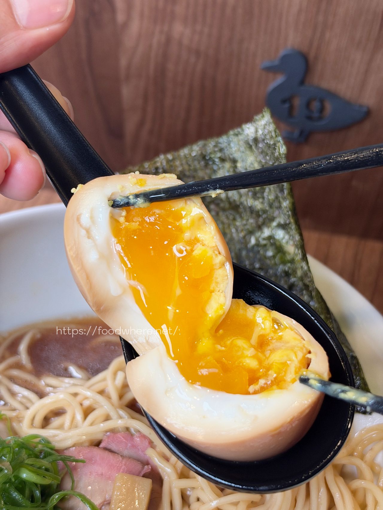 高雄左營拉麵《花山二代目拉麵》鴨湯拉麵必吃！擔擔麵更驚艷 @高雄美食底對
